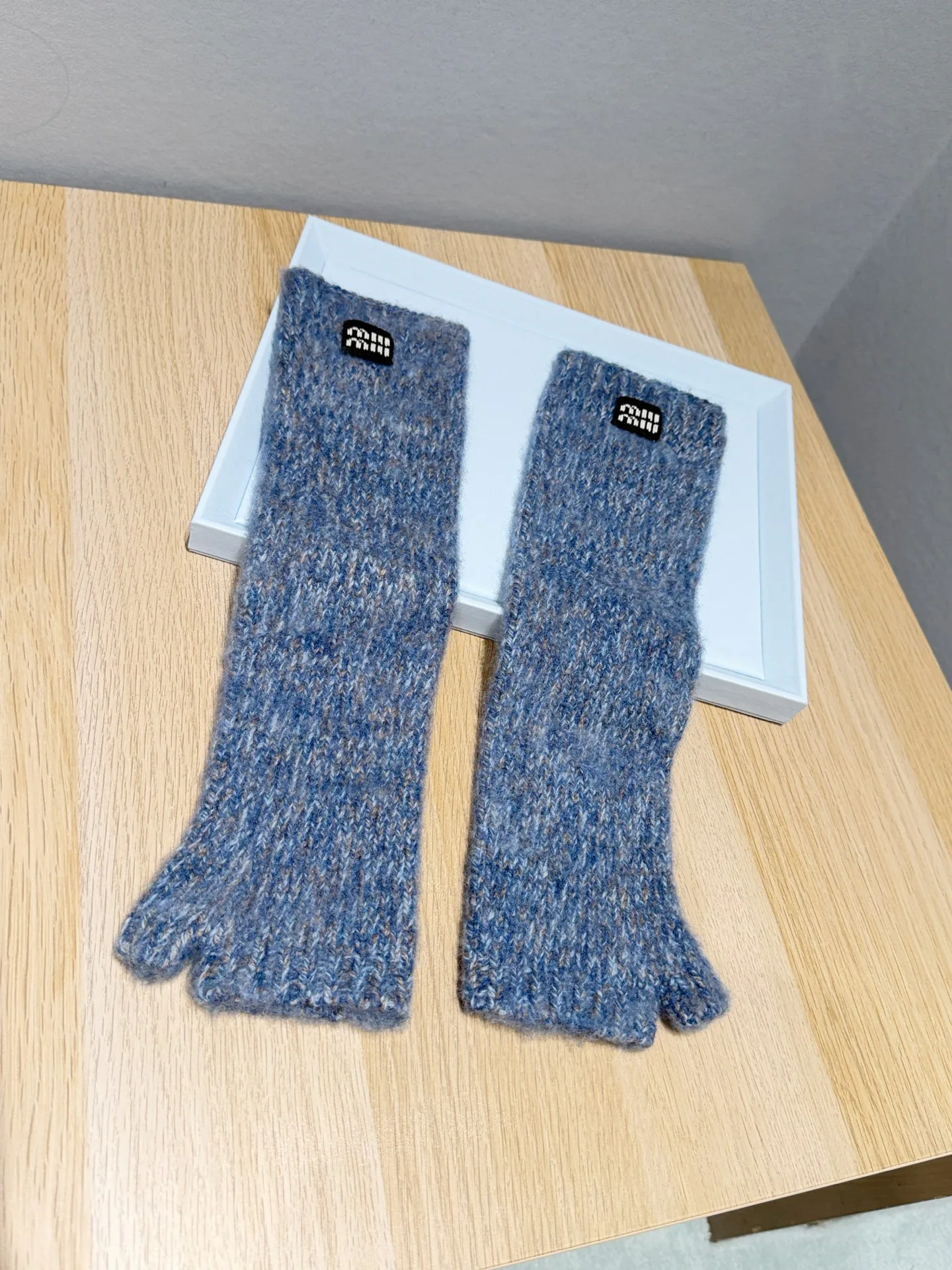 Перчатки Miu Miu 1586312