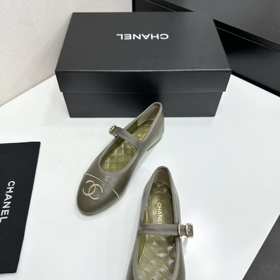 Туфли Женские Chanel 18083713
