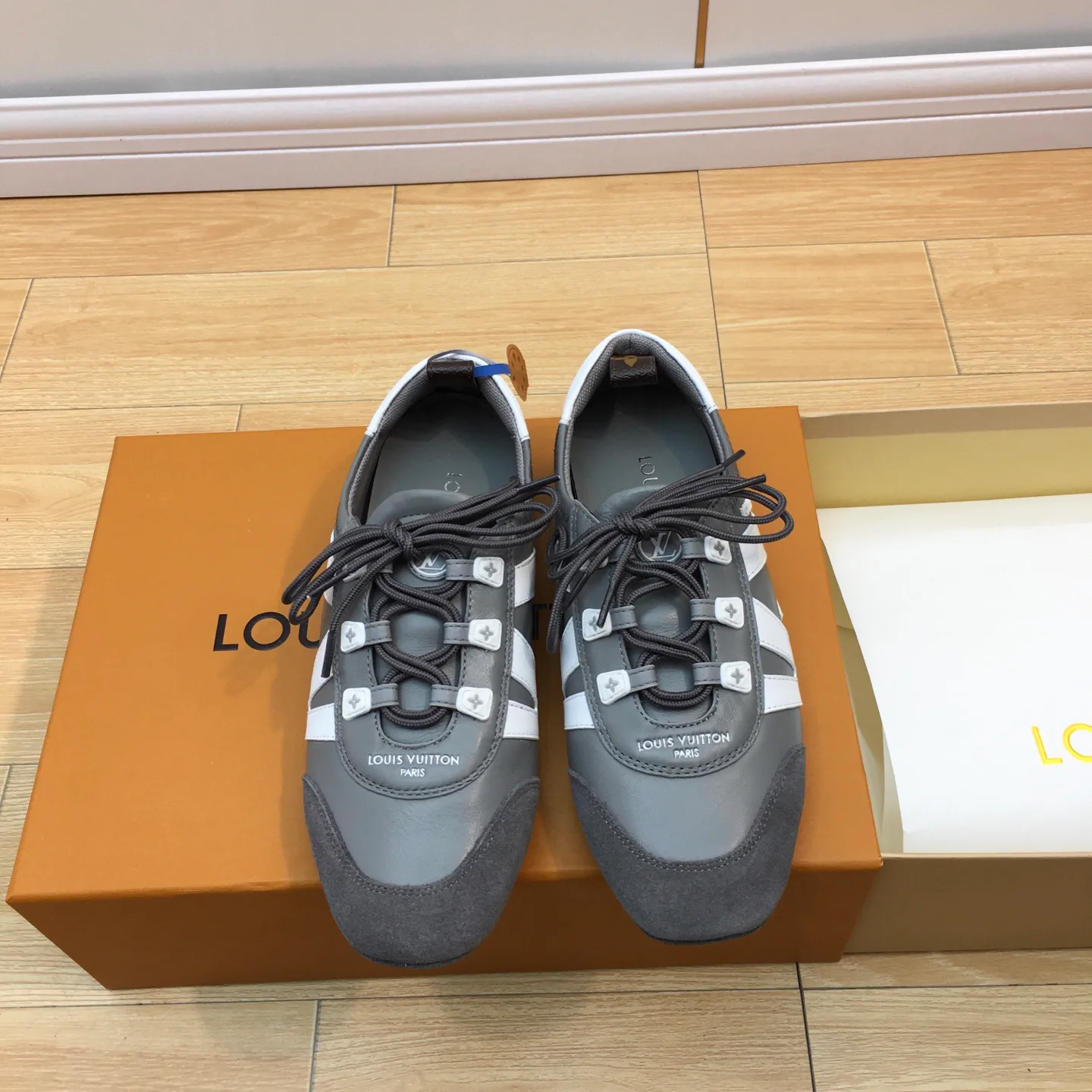 Кроссовки Женские Louis Vuitton 1590938