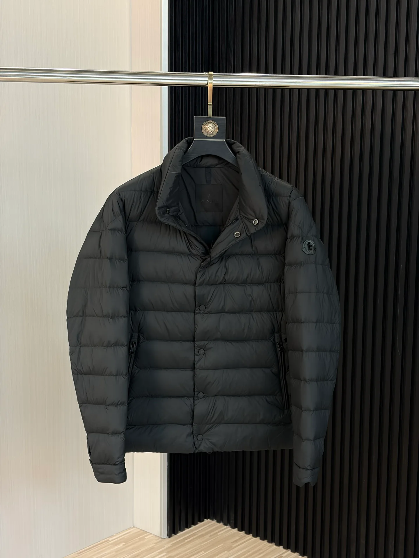 Куртки И Пуховики Мужские Moncler 18218454