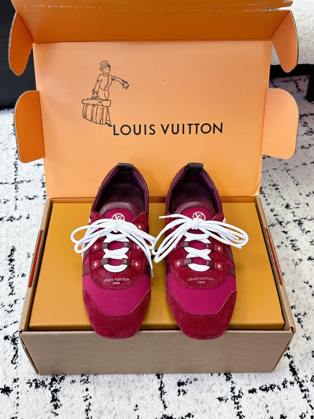 Кроссовки Женские Louis Vuitton 2471108