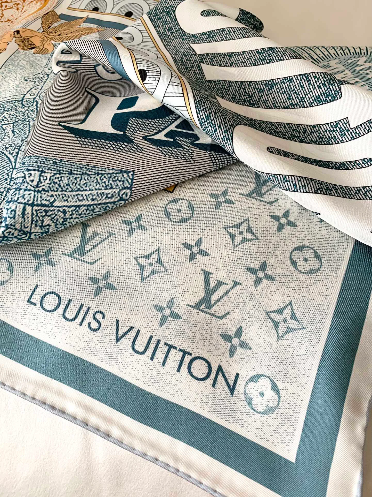 Шарфы Louis Vuitton 34443