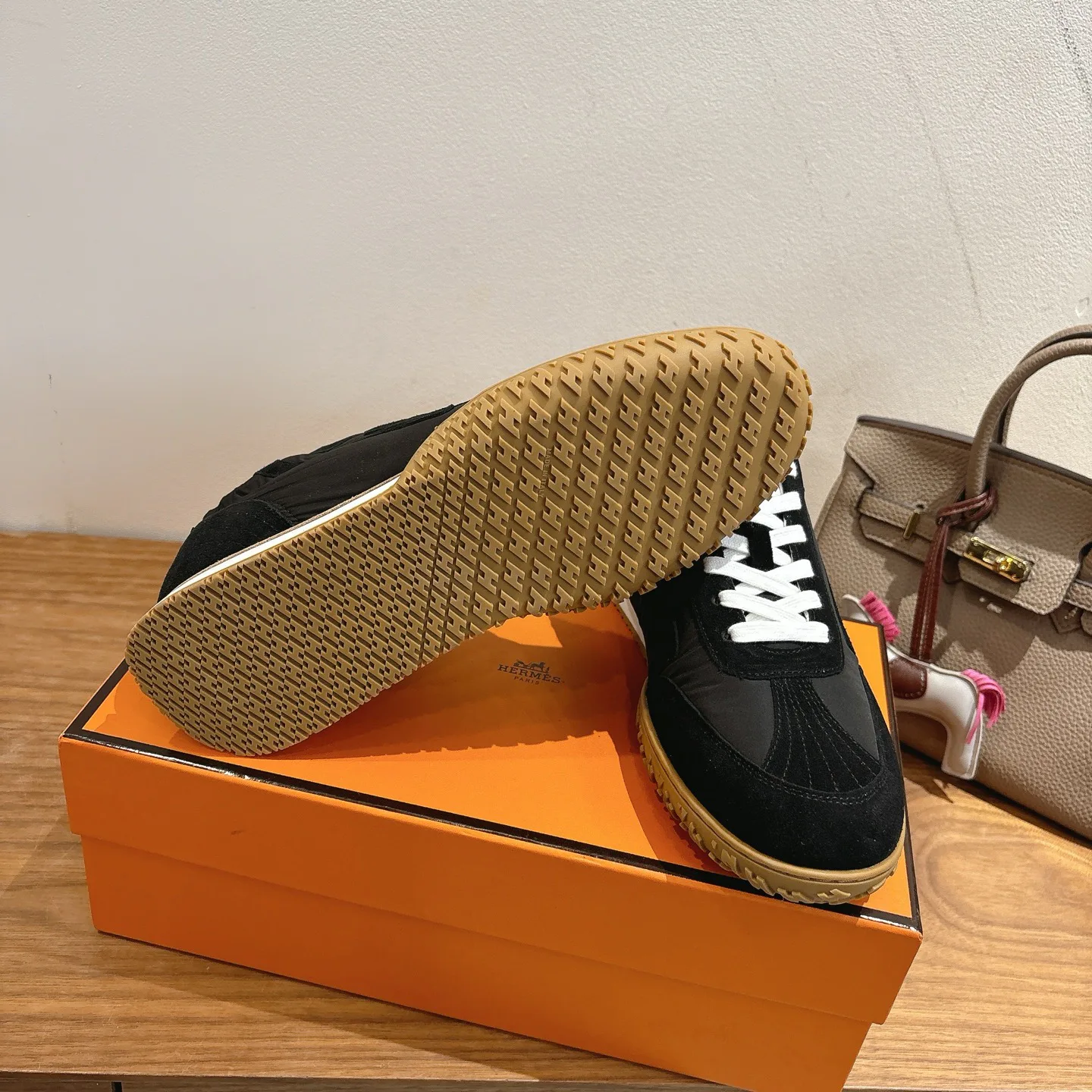 Кроссовки Женские Hermes 689301