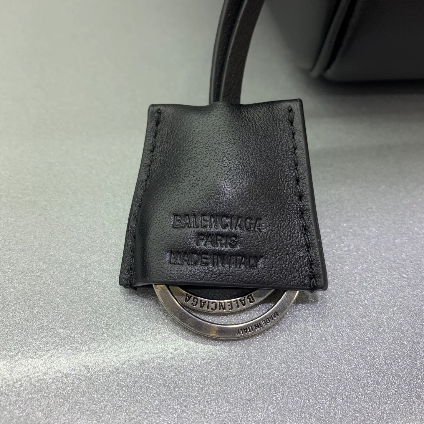 Классические Сумки Женские Balenciaga 18205724
