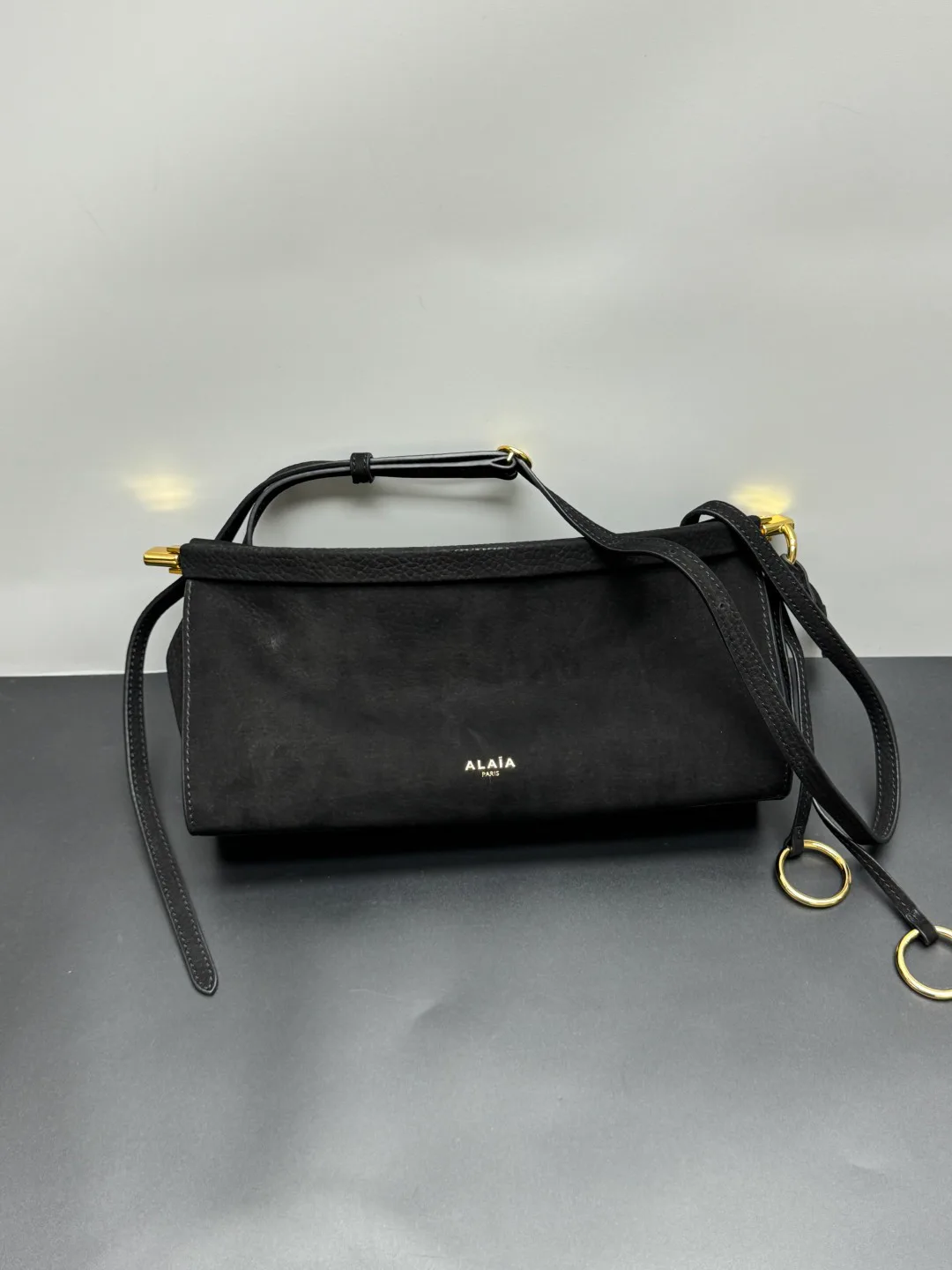 Сумки На Ремне Женские Alaia 11667399