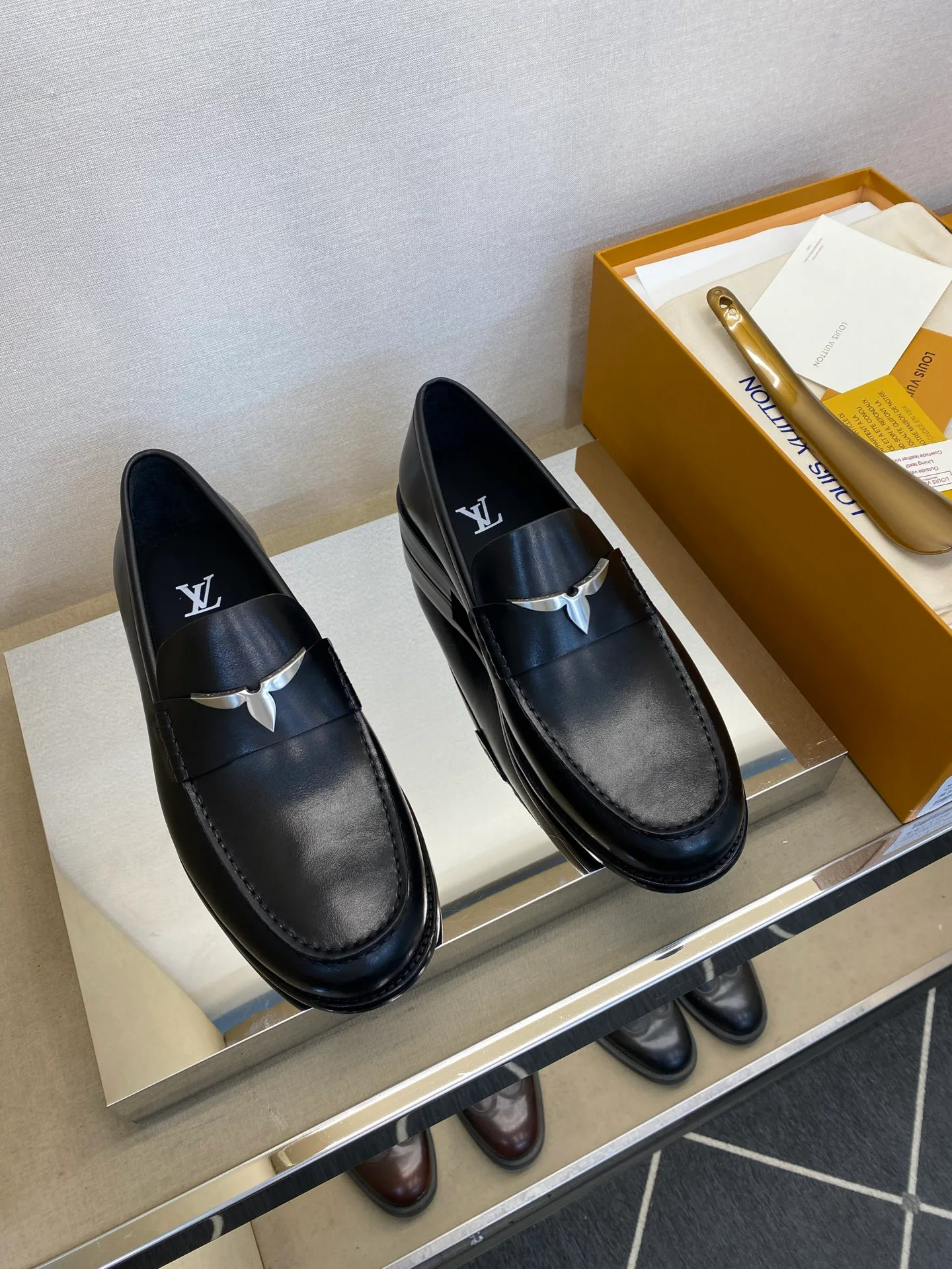 Лоферы И Туфли Мужские Louis Vuitton 18079149