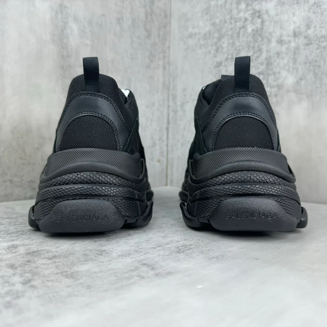 Кроссовки Женские Balenciaga 11216249