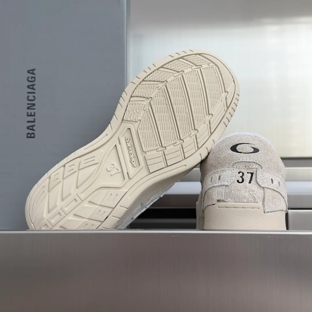 Кроссовки Женские Balenciaga 11235127