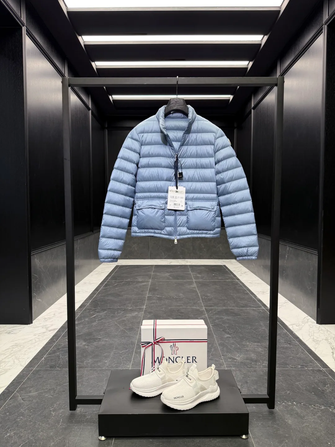 Куртки И Пуховики Женские Moncler 19859667