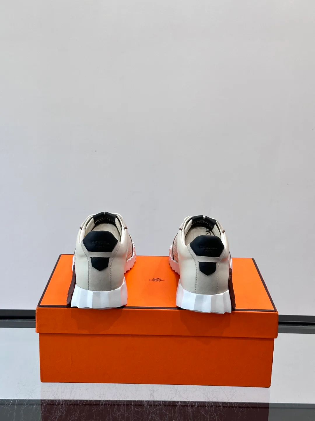 Кроссовки Женские Hermes 18118574
