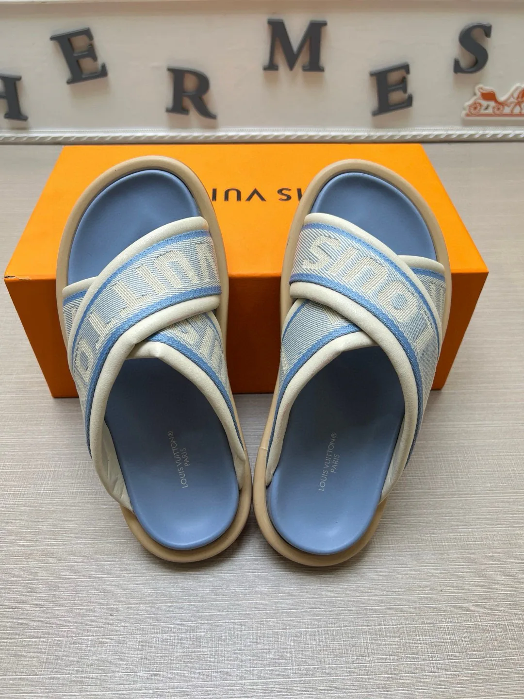 Шлепанцы Женские Louis Vuitton 9801534