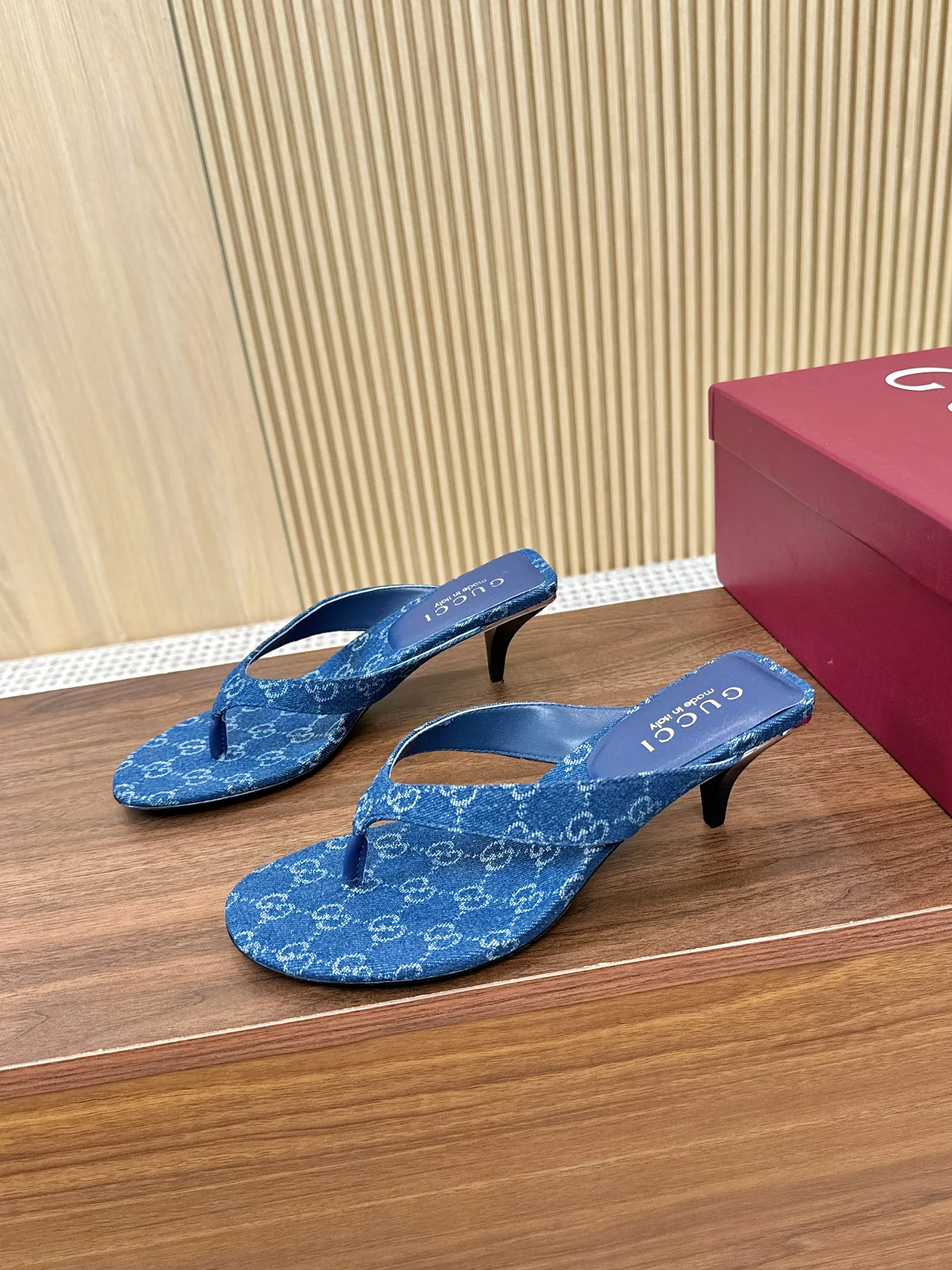 Босоножки Женские Gucci 13480534