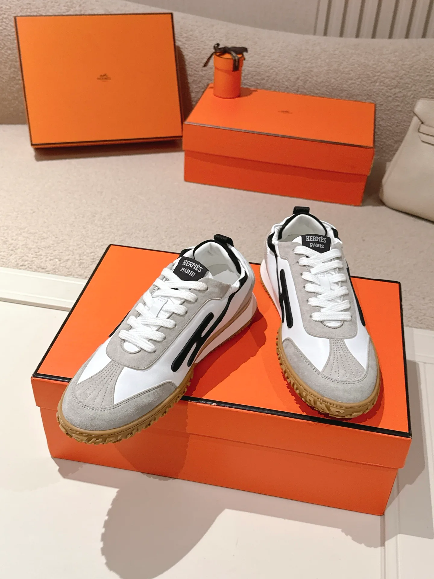 Кроссовки Женские Hermes 17429944