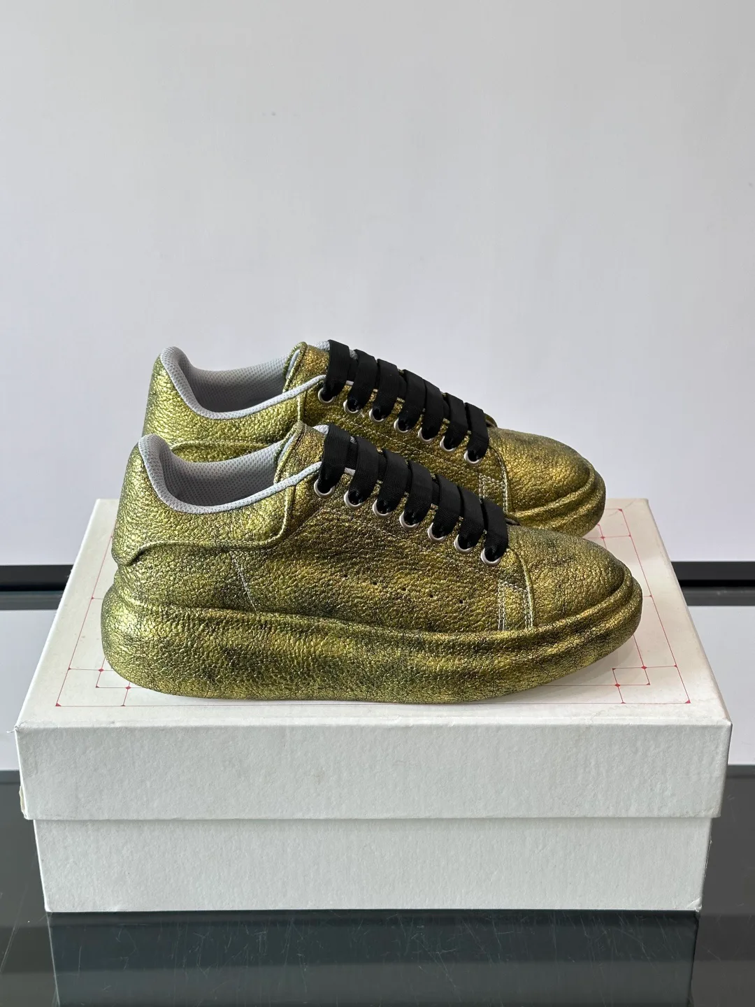 Кроссовки Женские Alexander Mcqueen 17447541