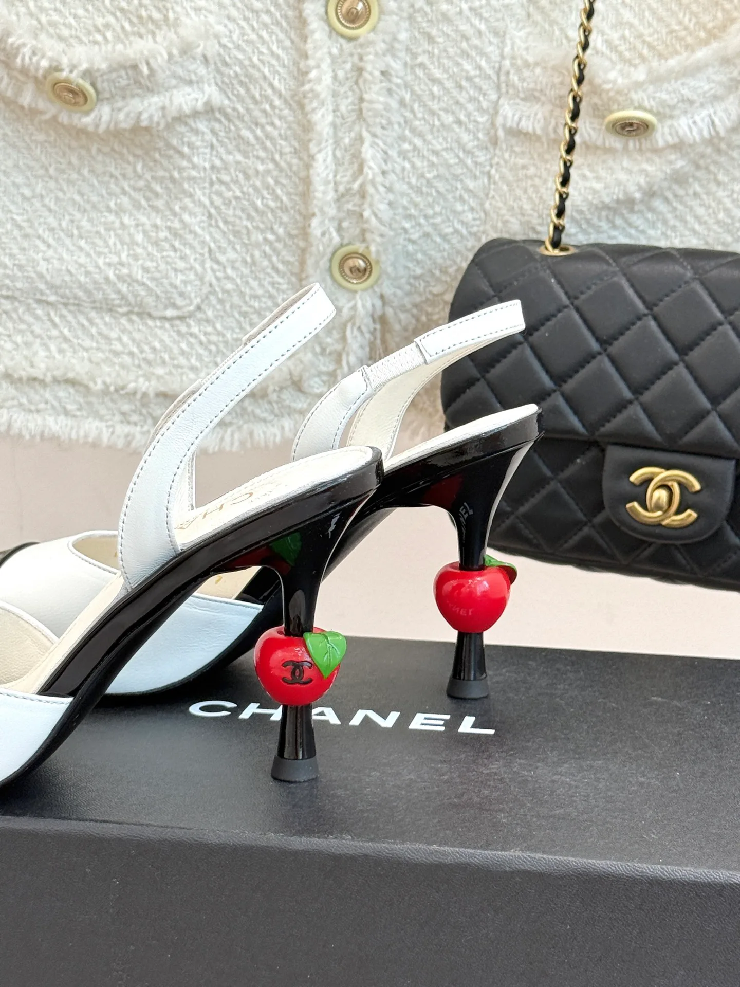 Босоножки Женские Chanel 17425310