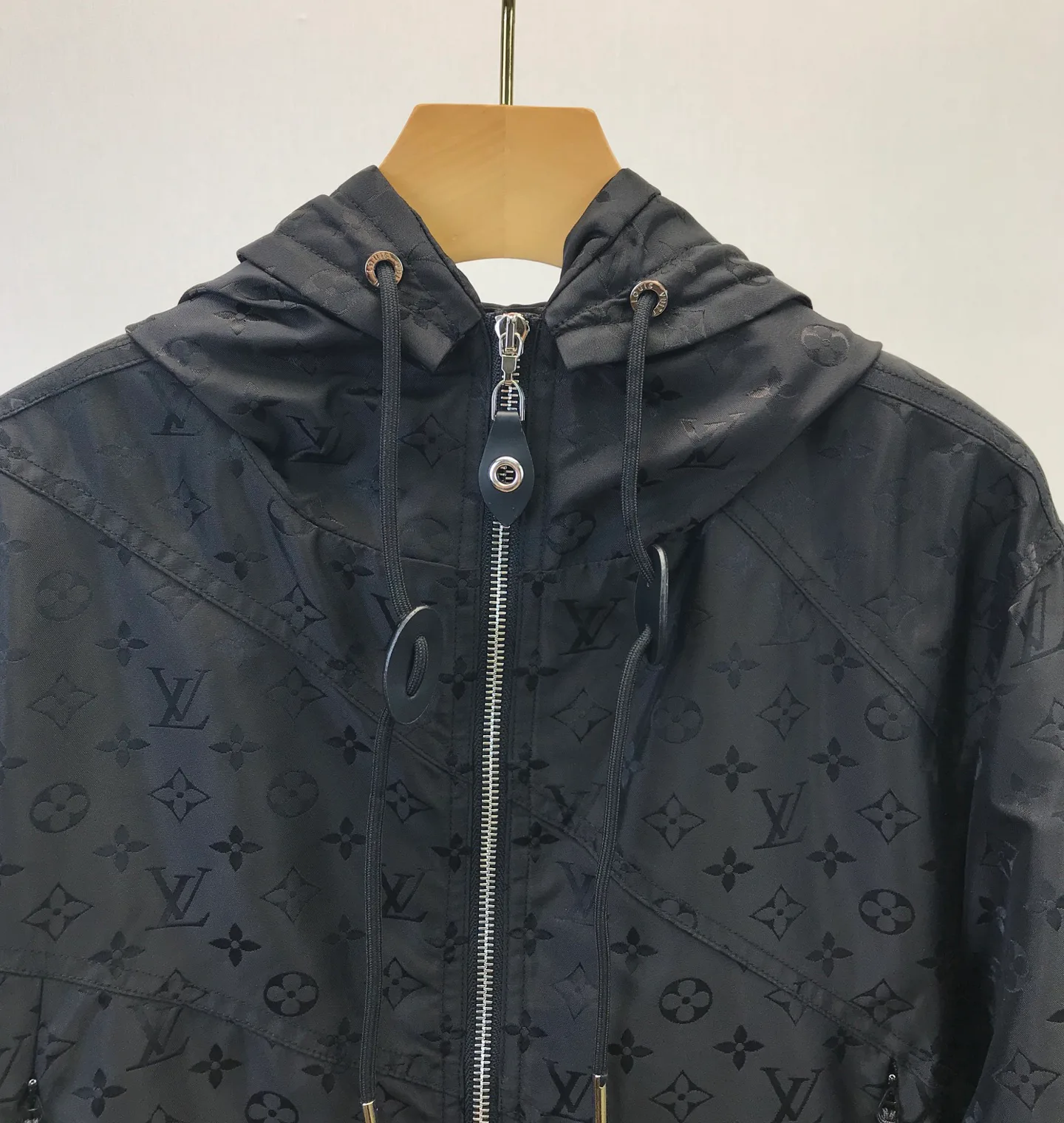 Куртки И Пуховики Женские Louis Vuitton 3025109