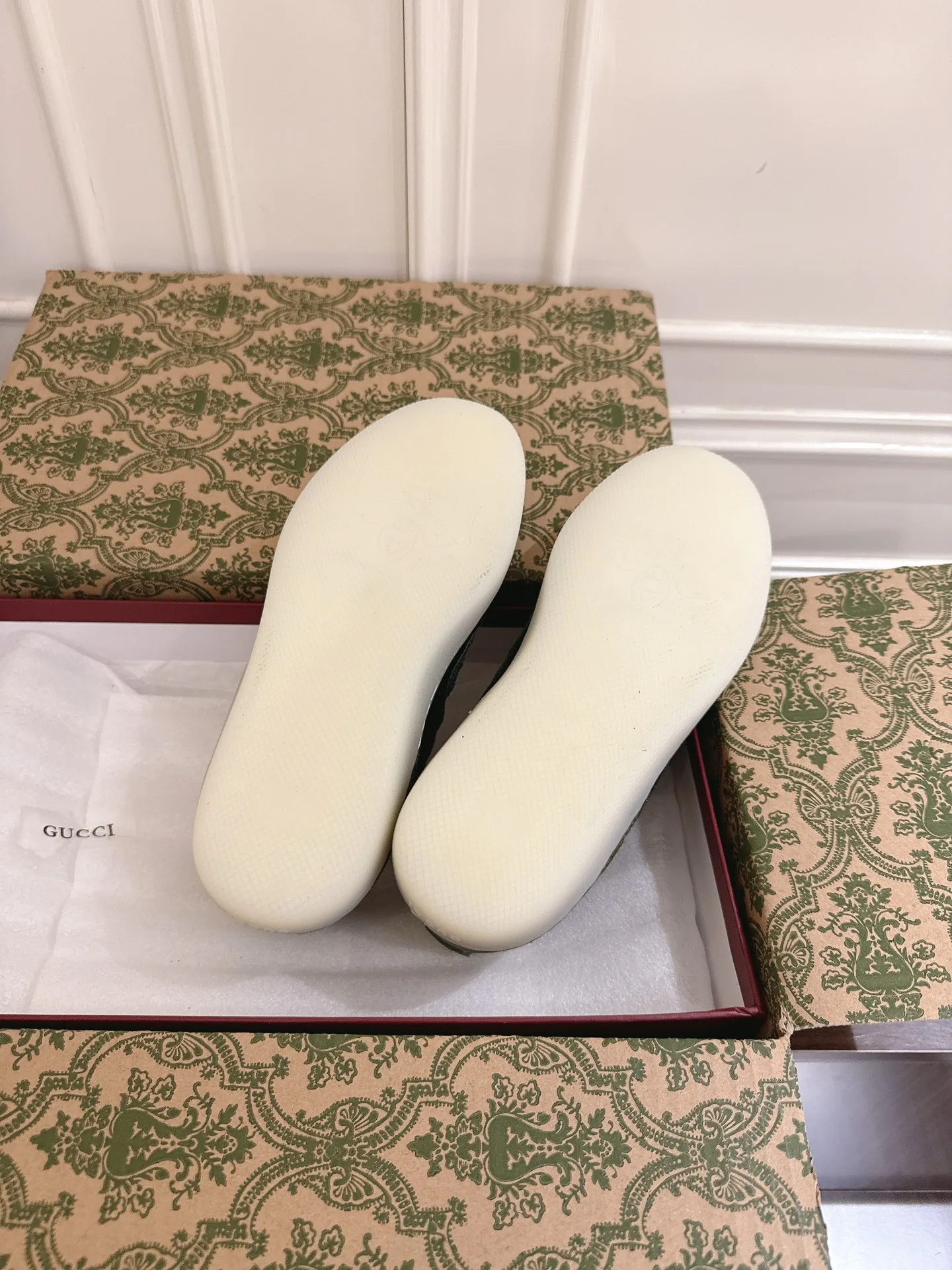 Кроссовки Женские Gucci 1827509