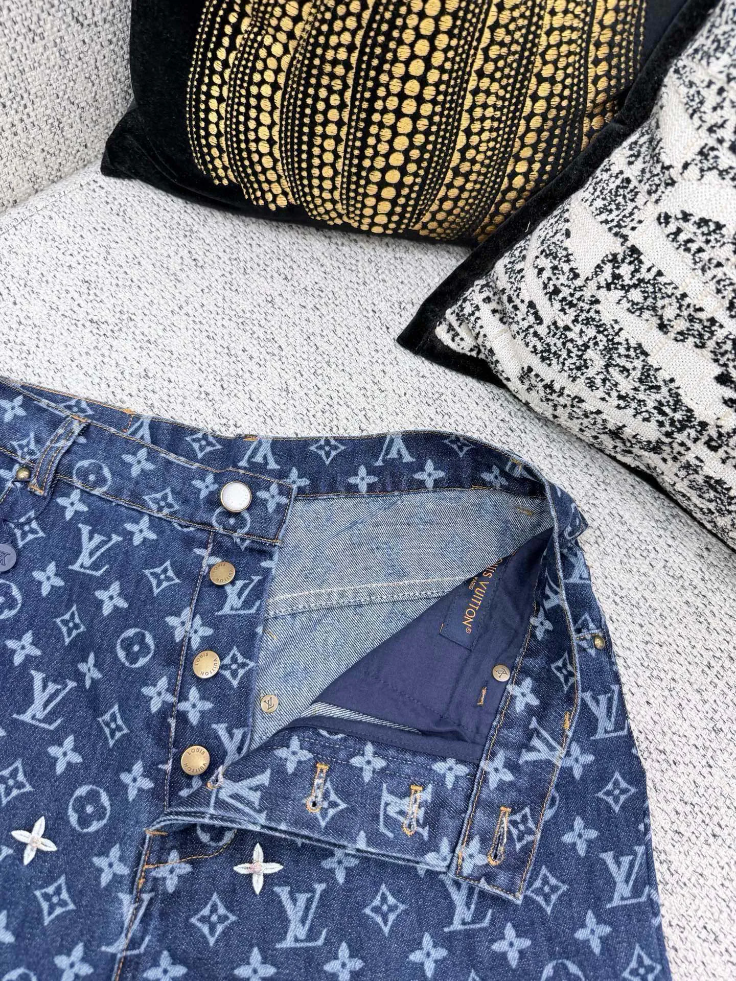 Джинсы Мужские Louis Vuitton 18395781