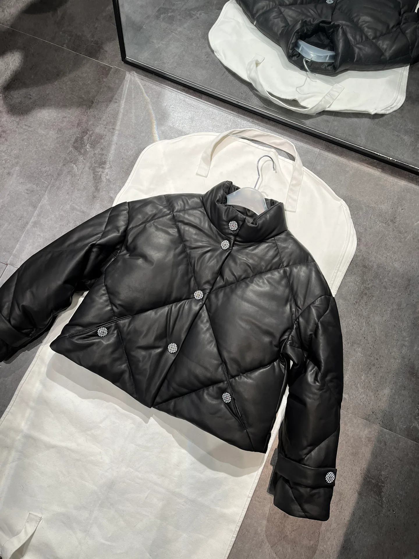 Куртки И Пуховики Женские Chanel 504037