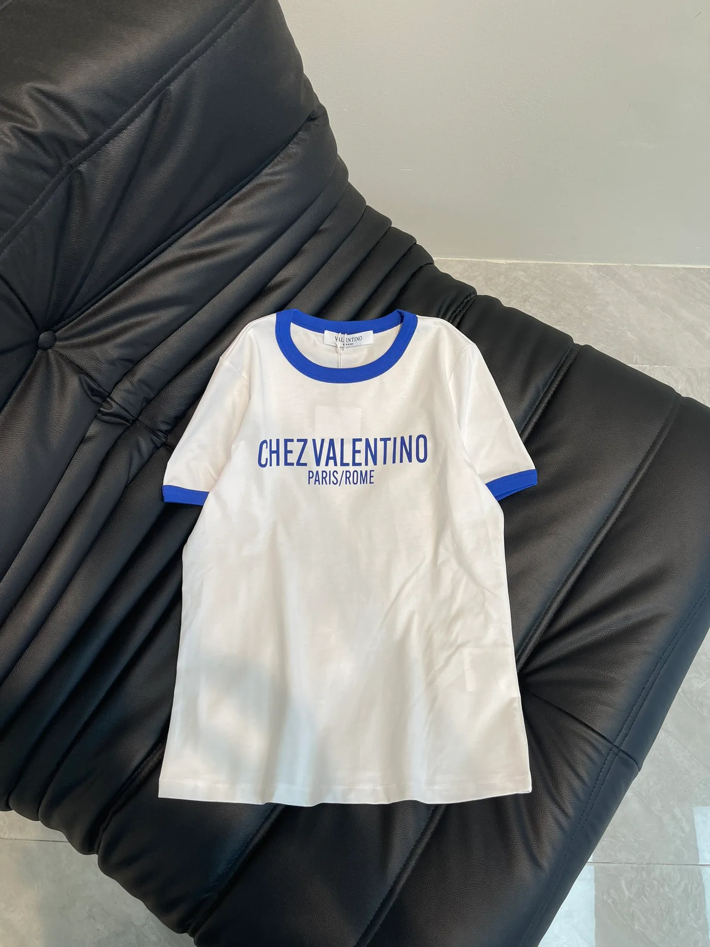 Футболки Женские Valentino 23509