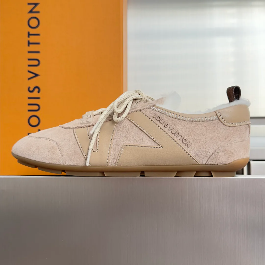 Кроссовки Женские Louis Vuitton 18741737