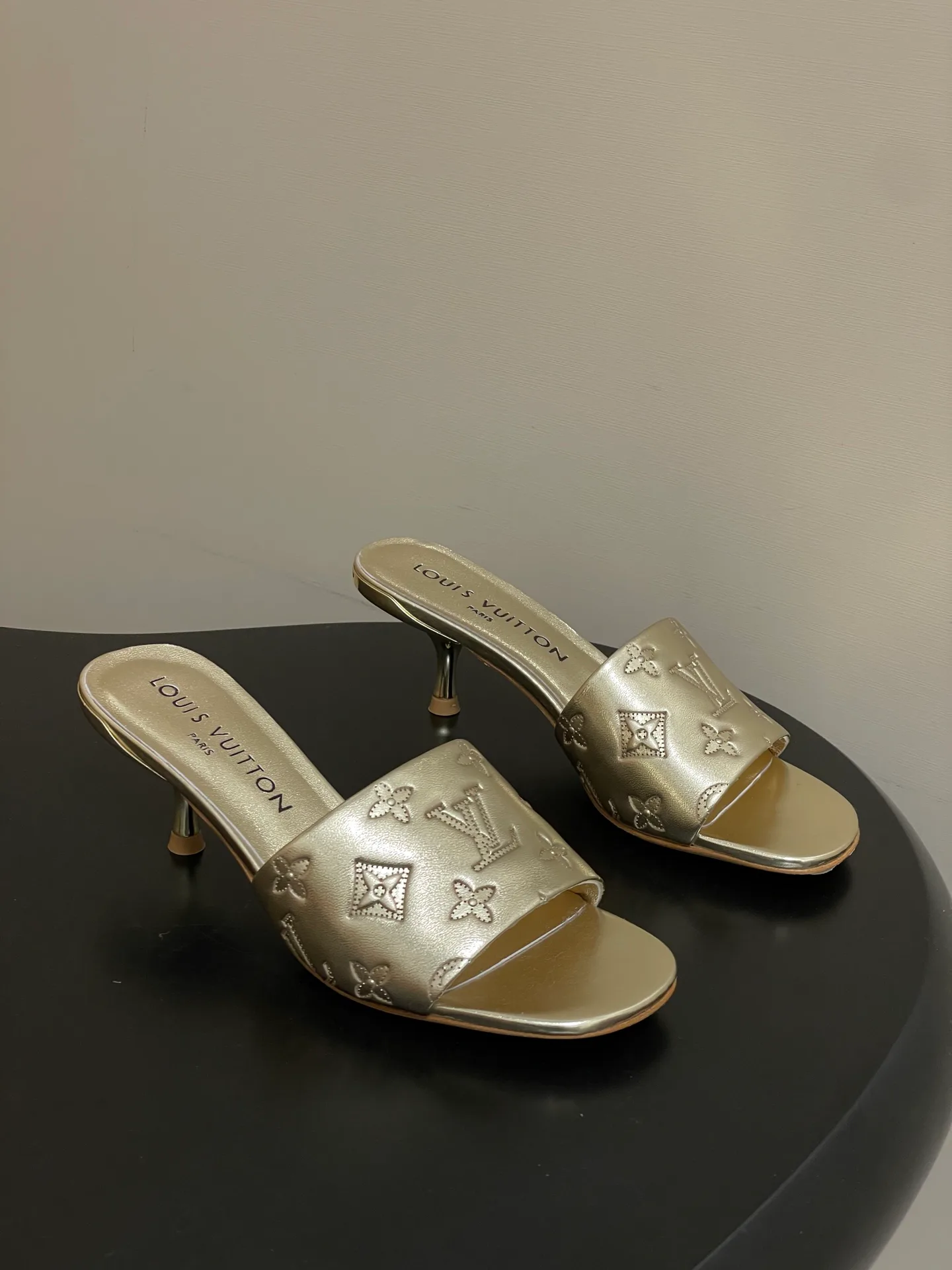 Сандалии Женские Louis Vuitton 3361708