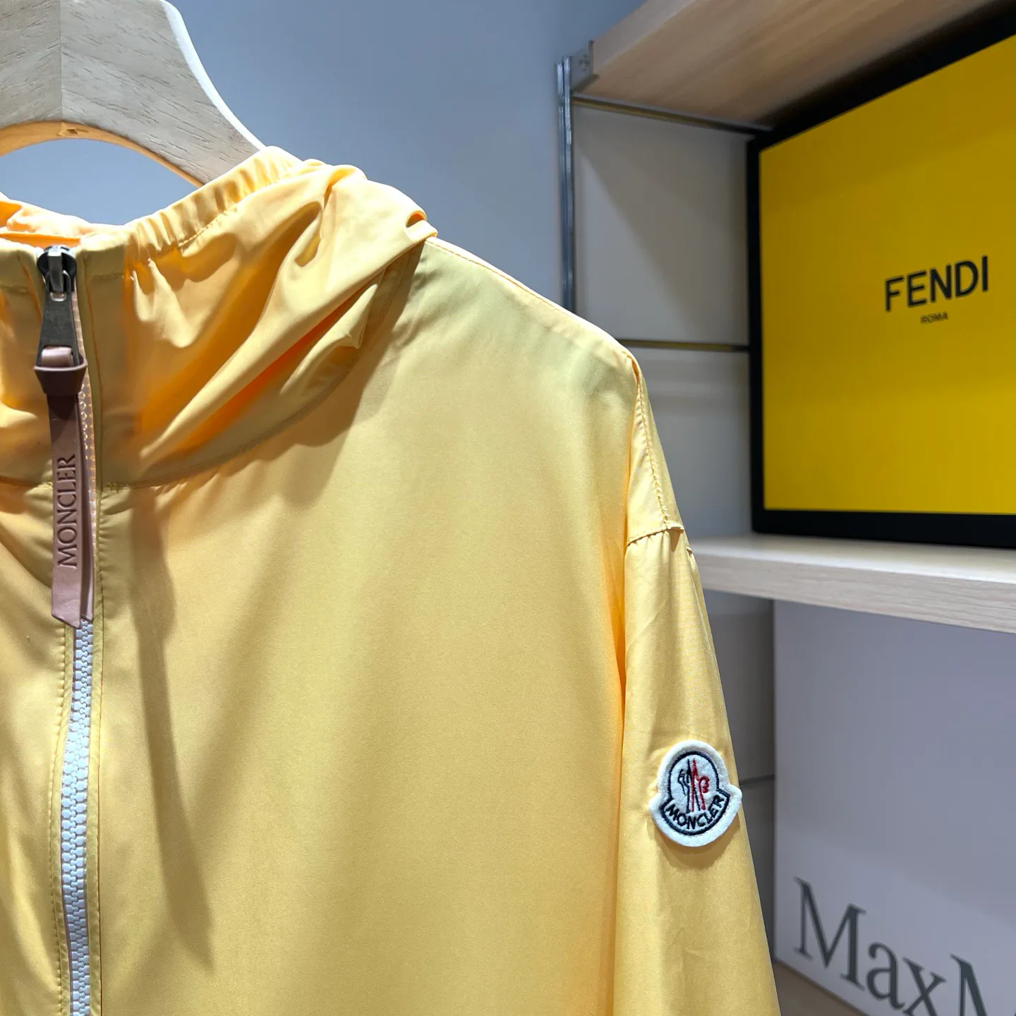 Куртки И Пуховики Женские Moncler 12687065