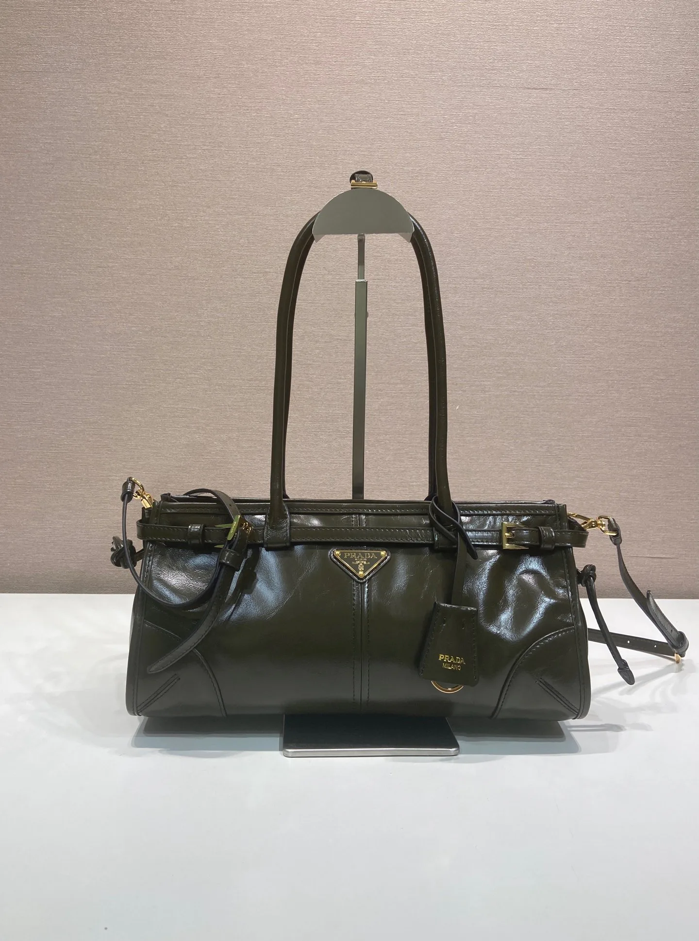 Классические Сумки Женские Prada 18184675
