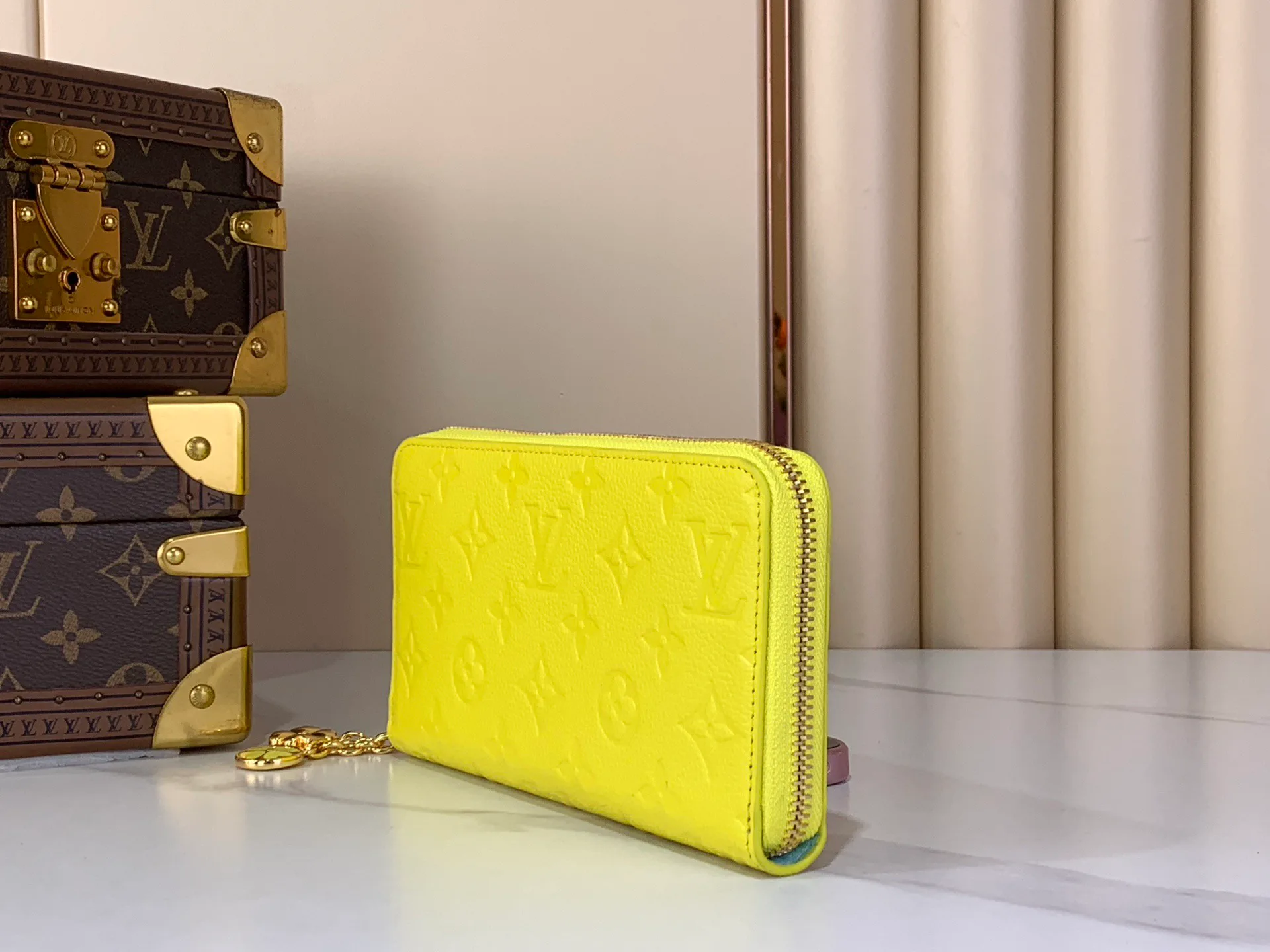 Клатчи Женские Louis Vuitton 13455881