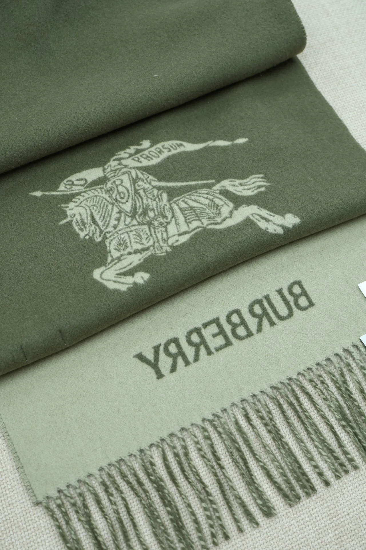 Шарфы Burberry 185635