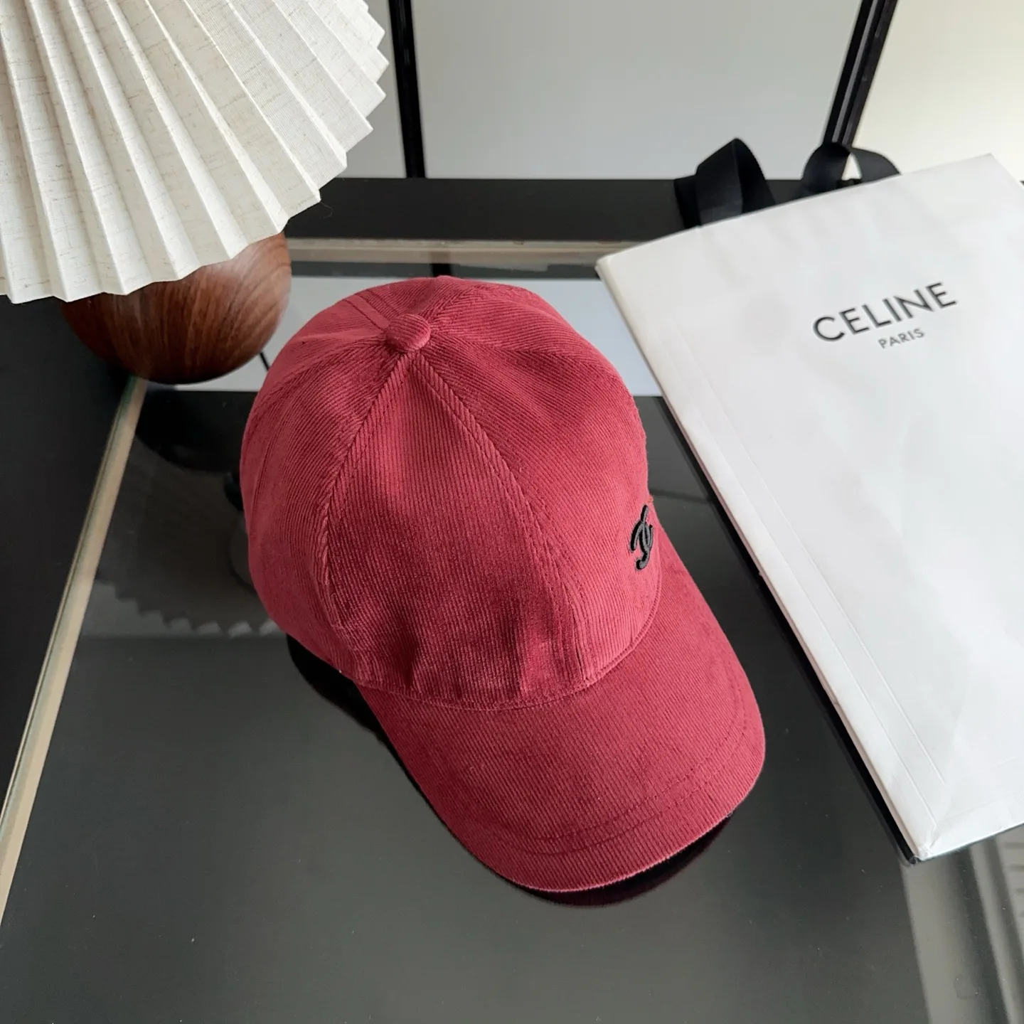 Головные Уборы Chanel 18449984
