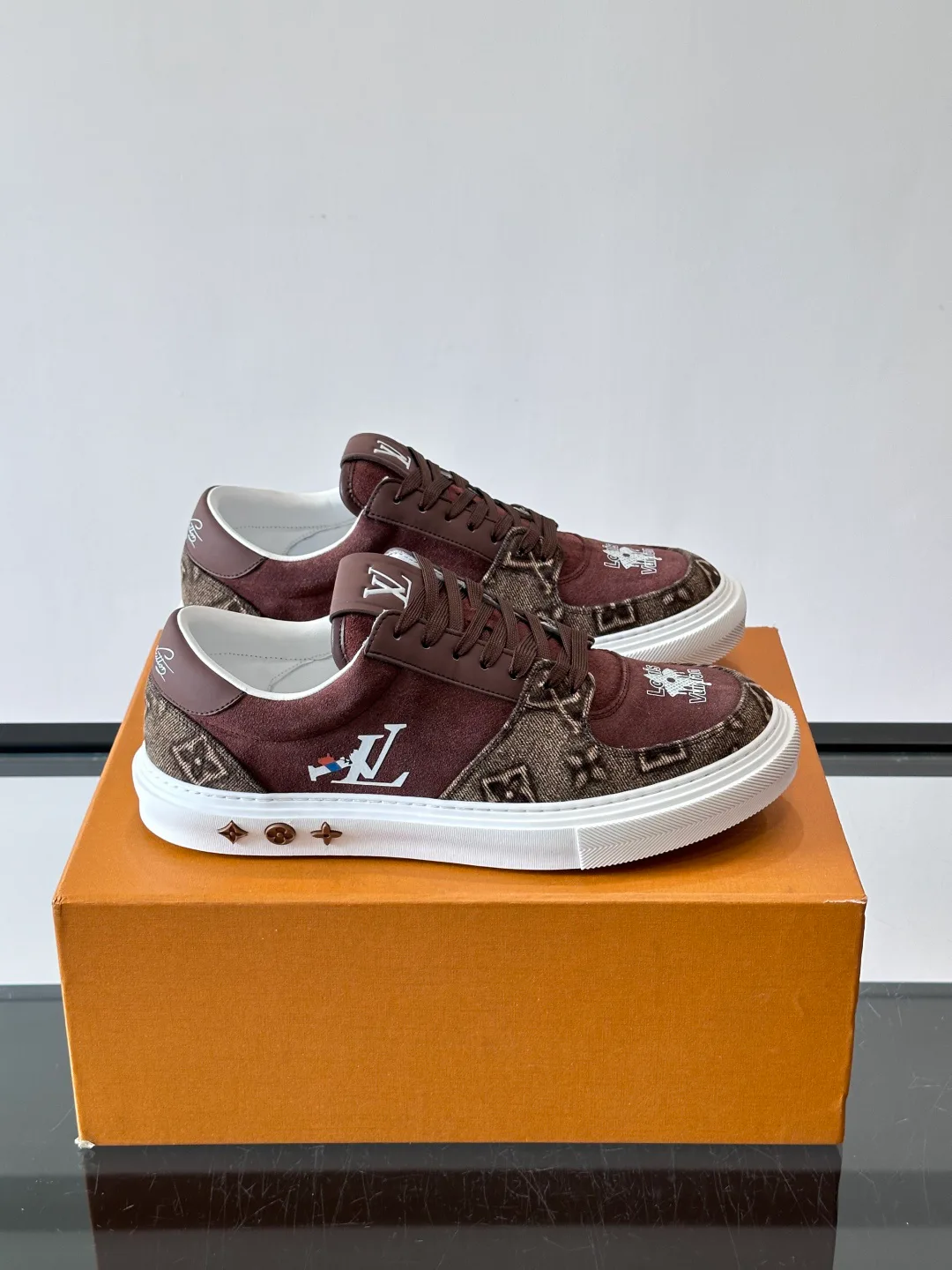 Кроссовки Женские Louis Vuitton 17037734