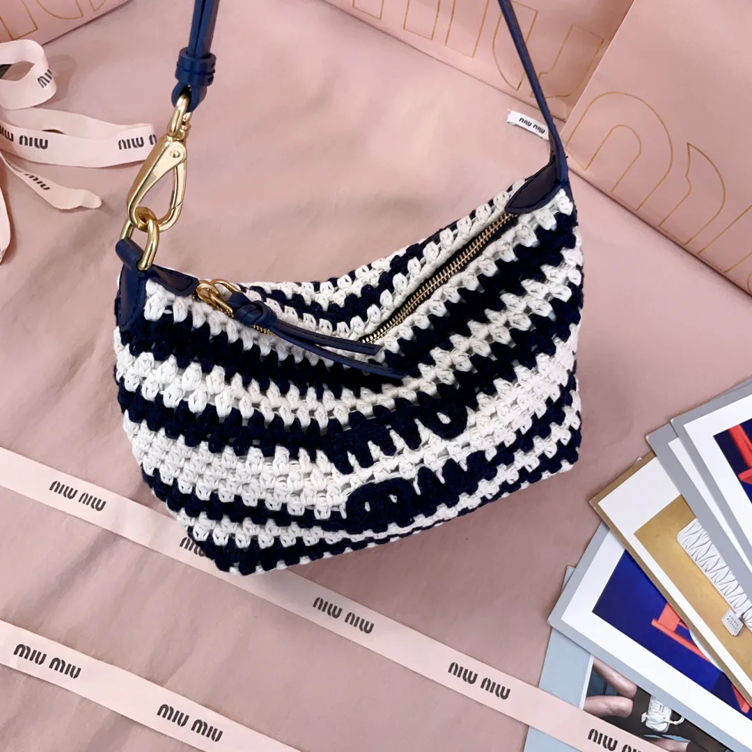 Классические Сумки Женские Miu Miu 11872274