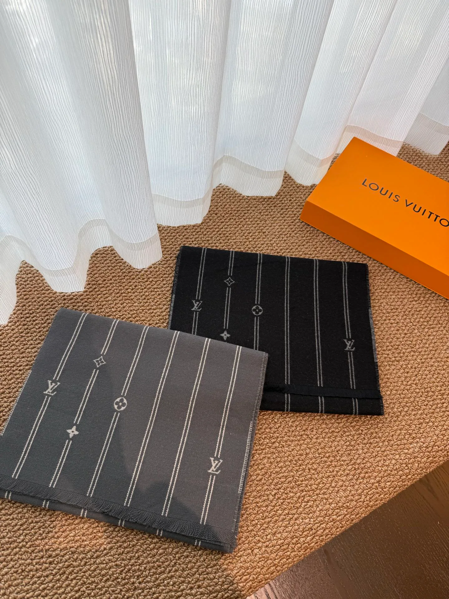 Шарфы Louis Vuitton 823997