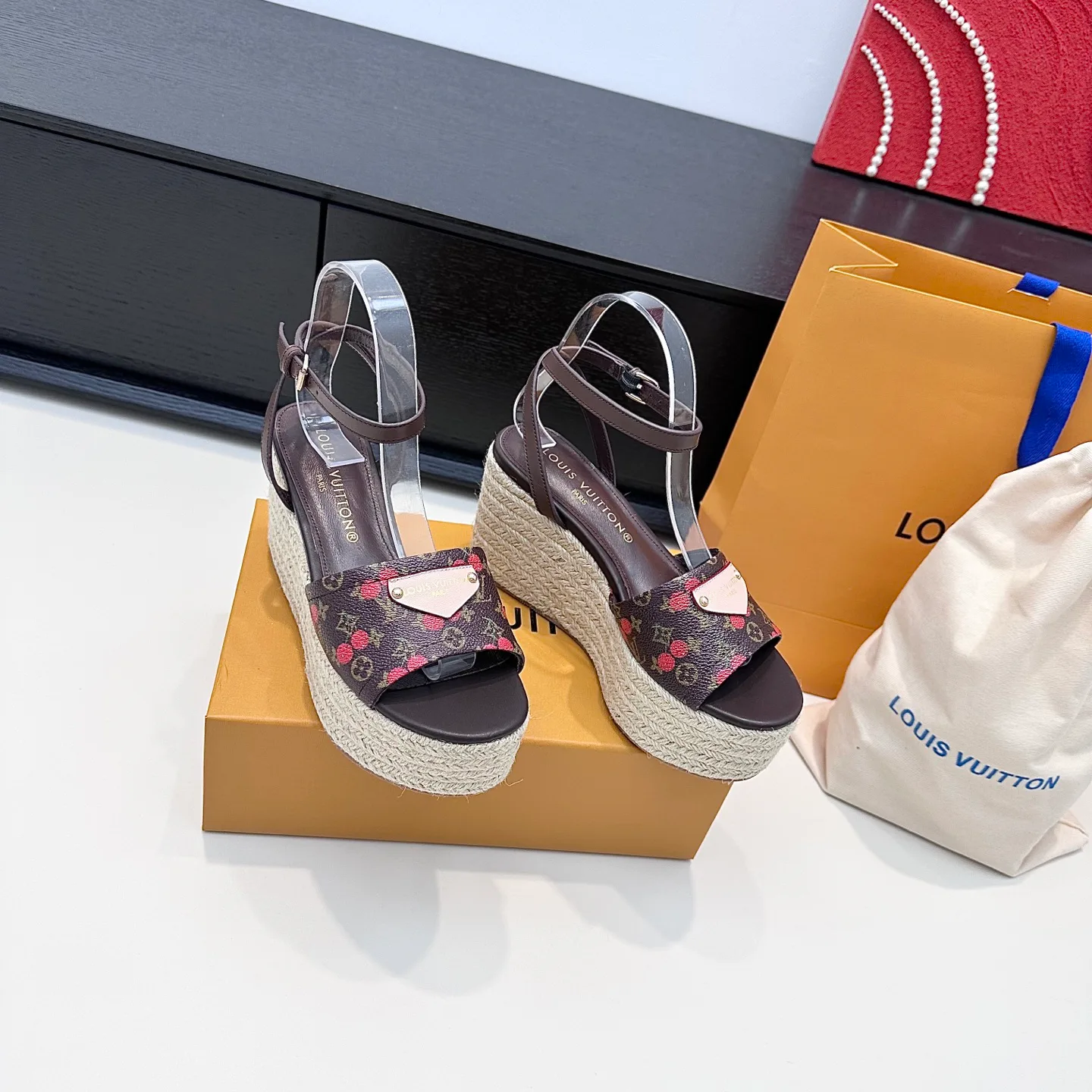 Сандалии Женские Louis Vuitton 11566068