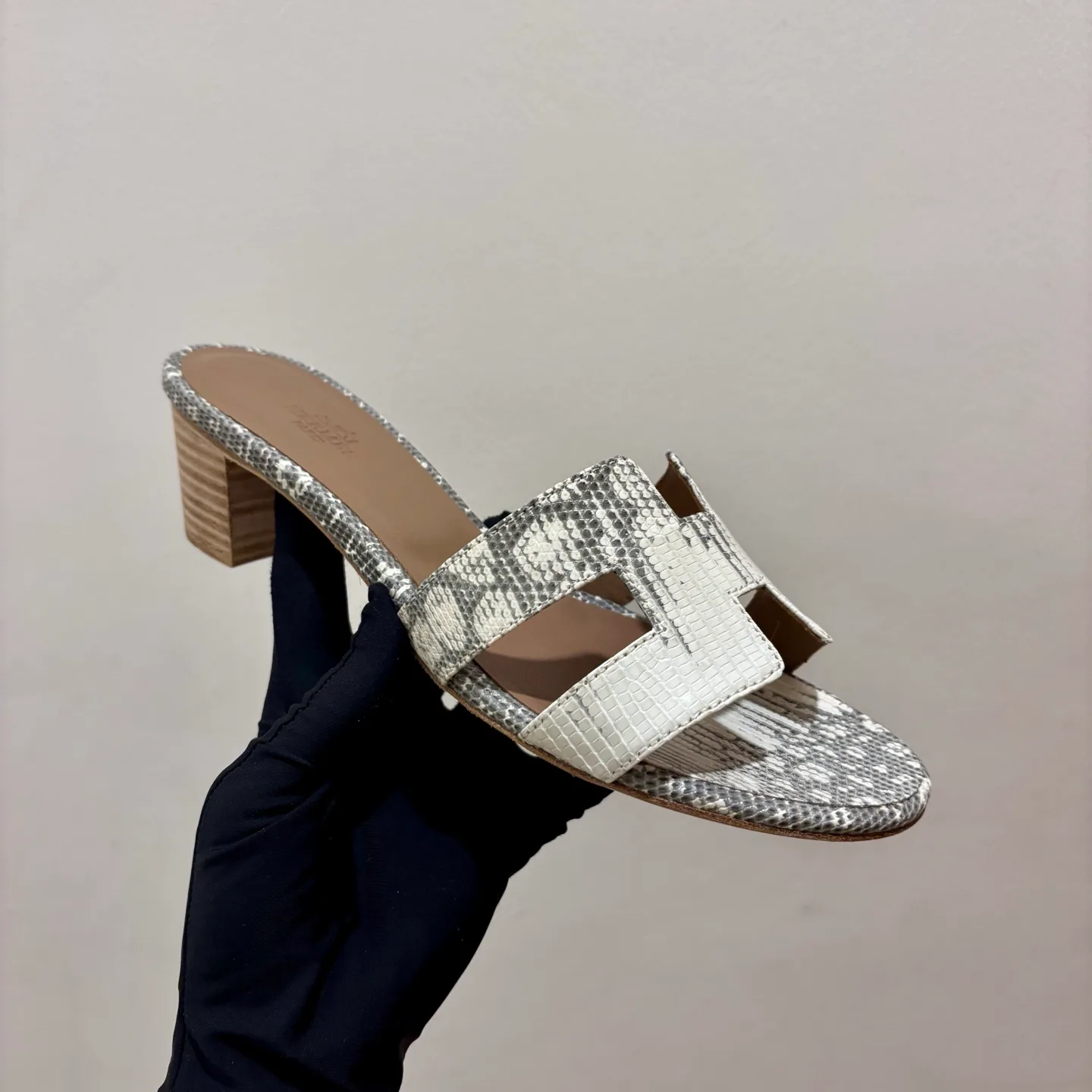 Сандалии Женские Hermes 11408640