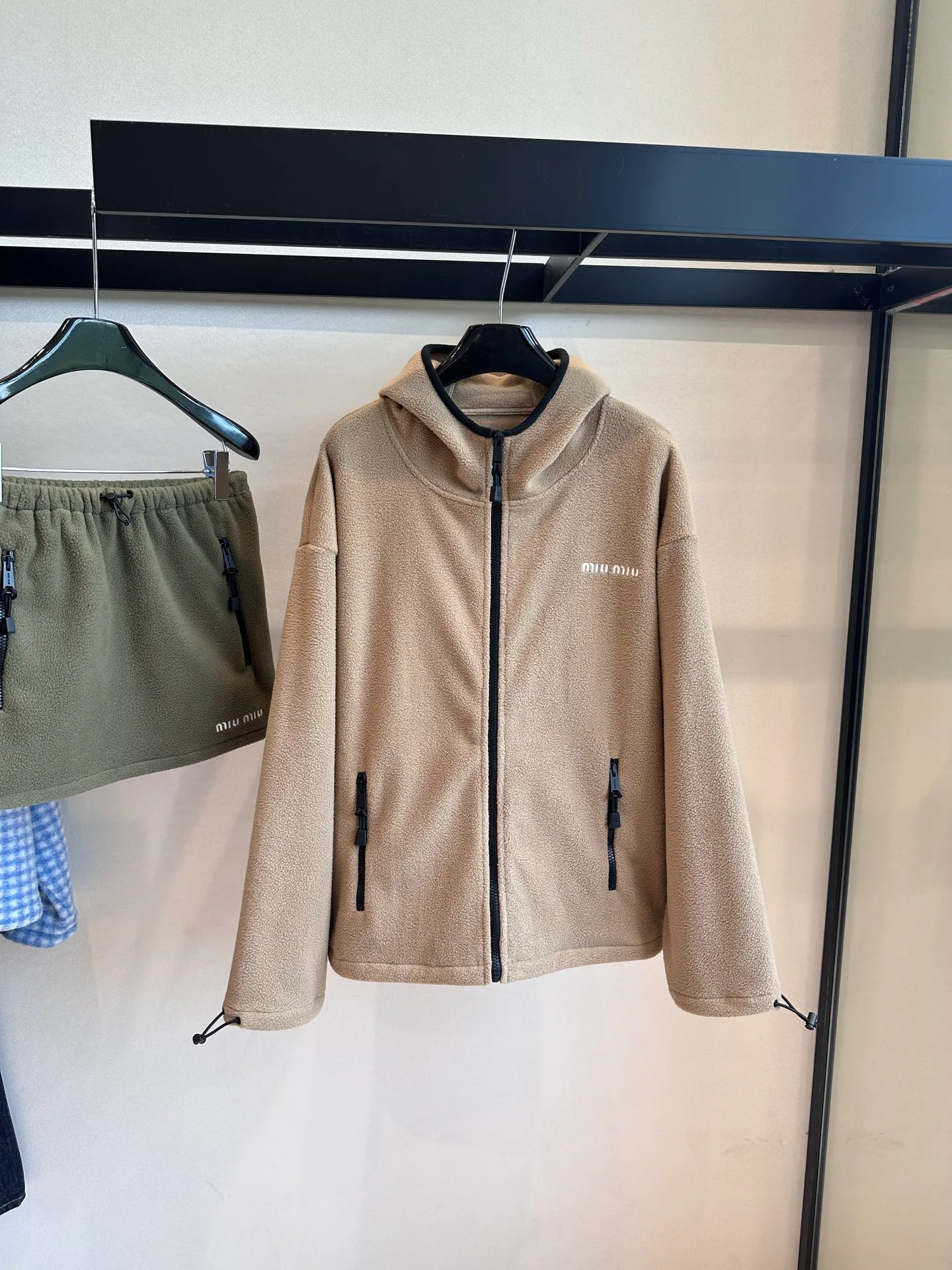 Куртки И Пуховики Женские Miu Miu 18277333
