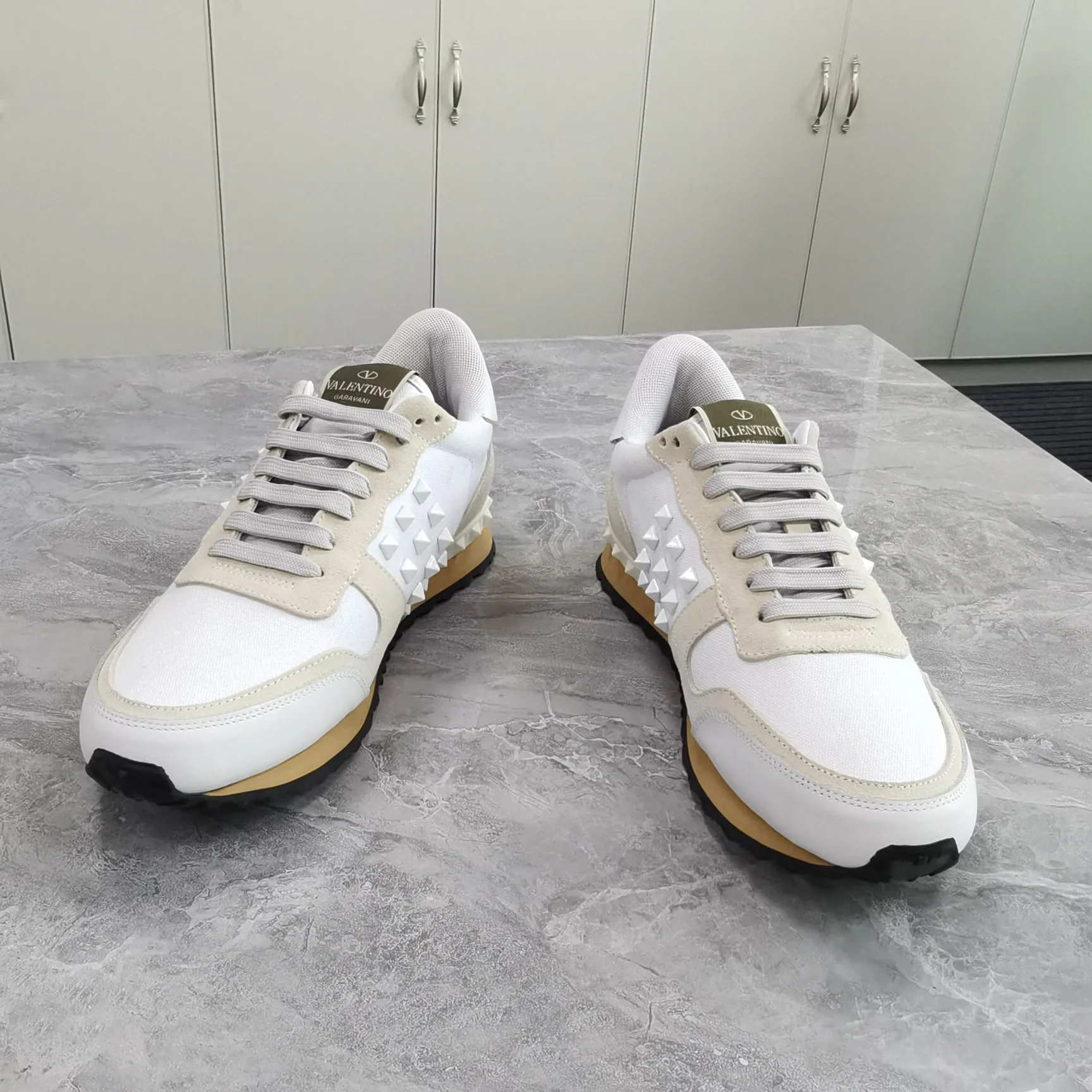 Кроссовки Женские Valentino 10736432