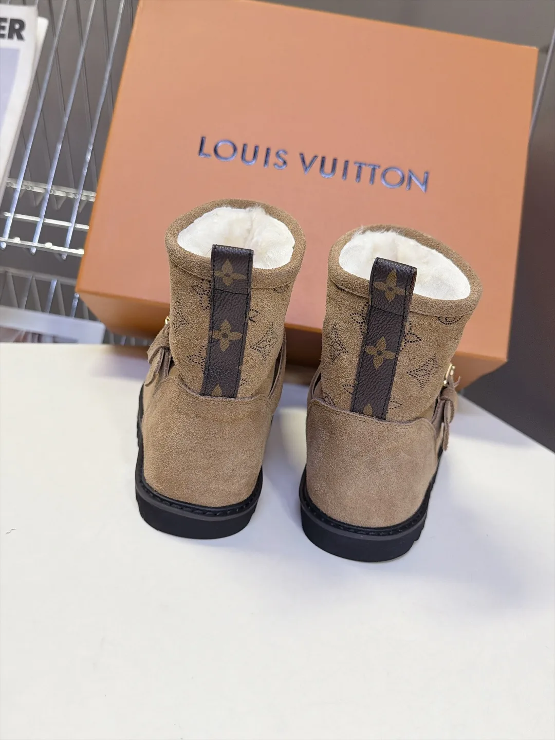 Угги Женские Louis Vuitton 19063638