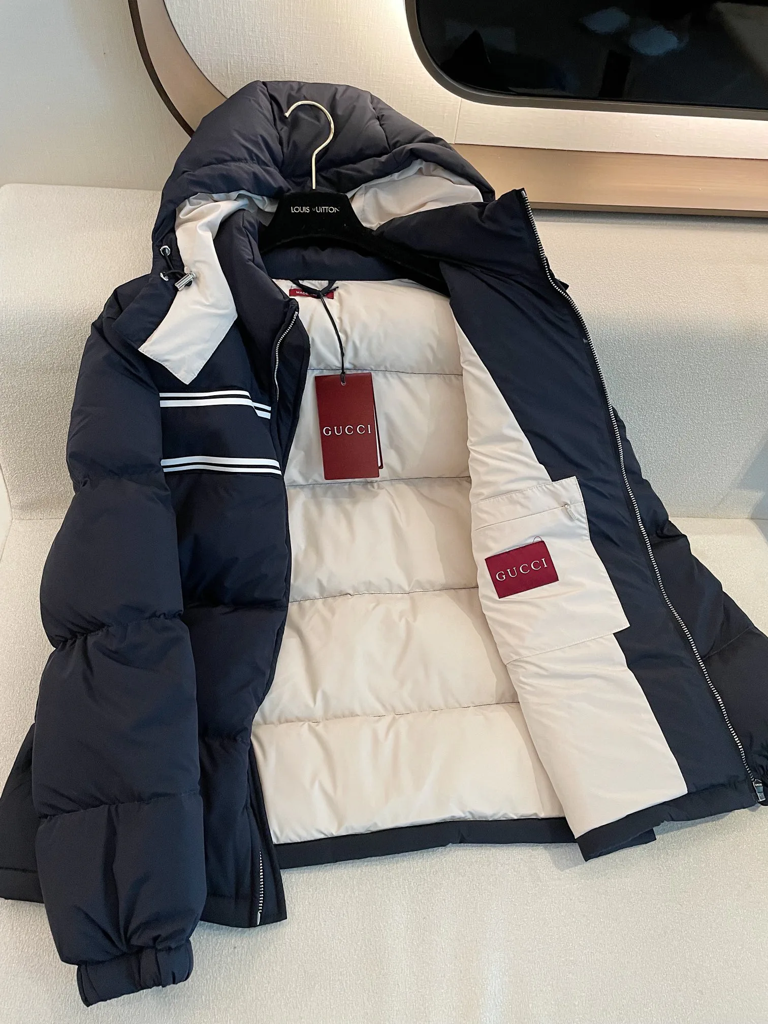 Куртки И Пуховики Женские Gucci 1144012
