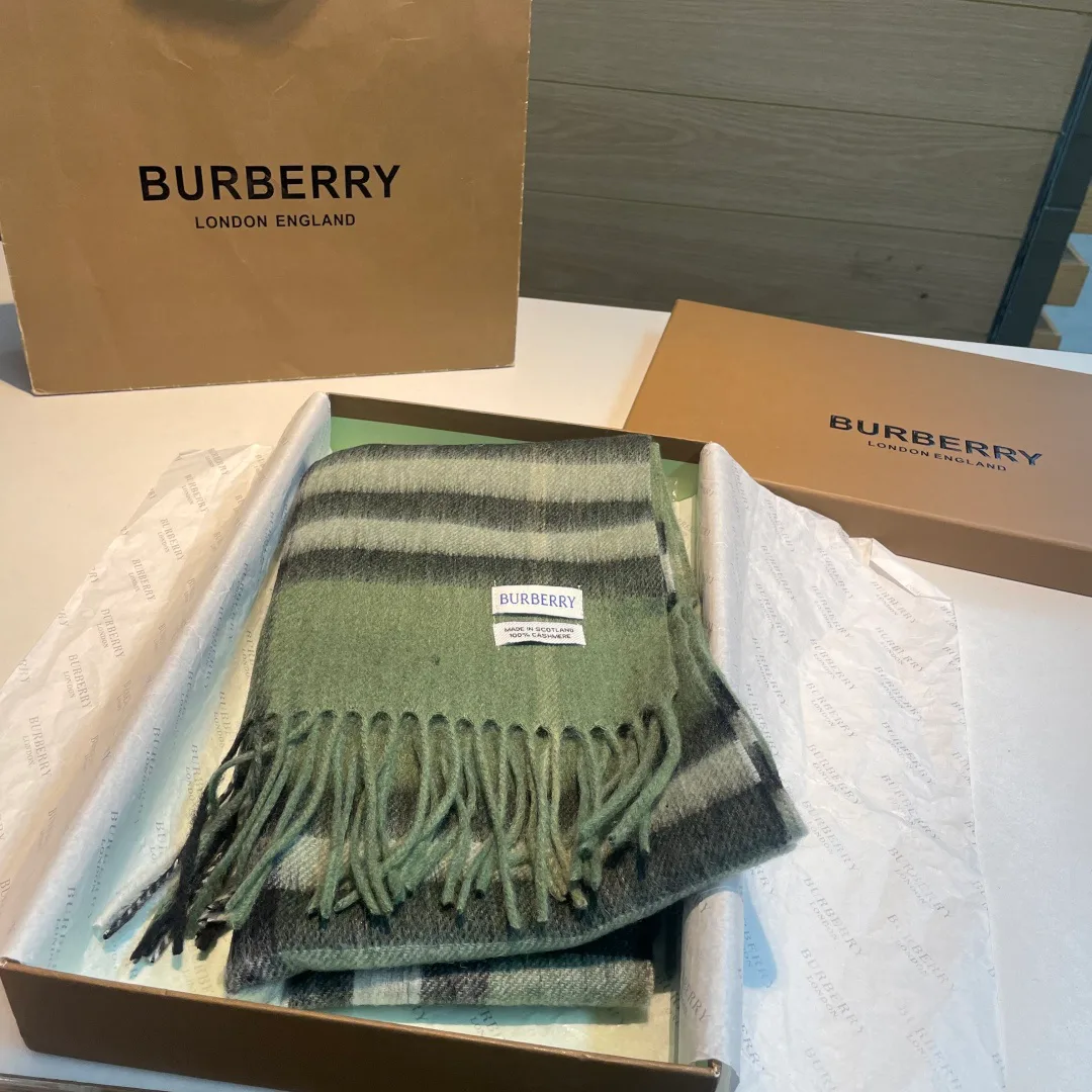 Шарфы Burberry 588175