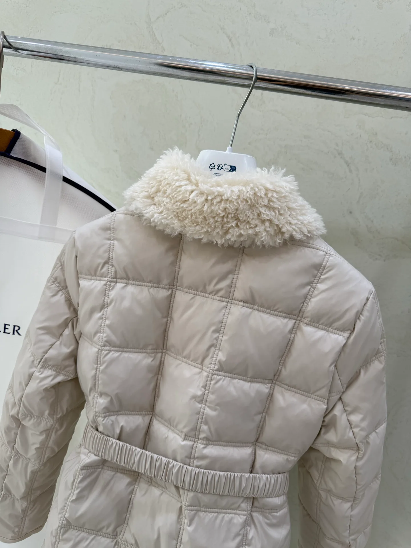 Куртки И Пуховики Мужские Moncler 17937835