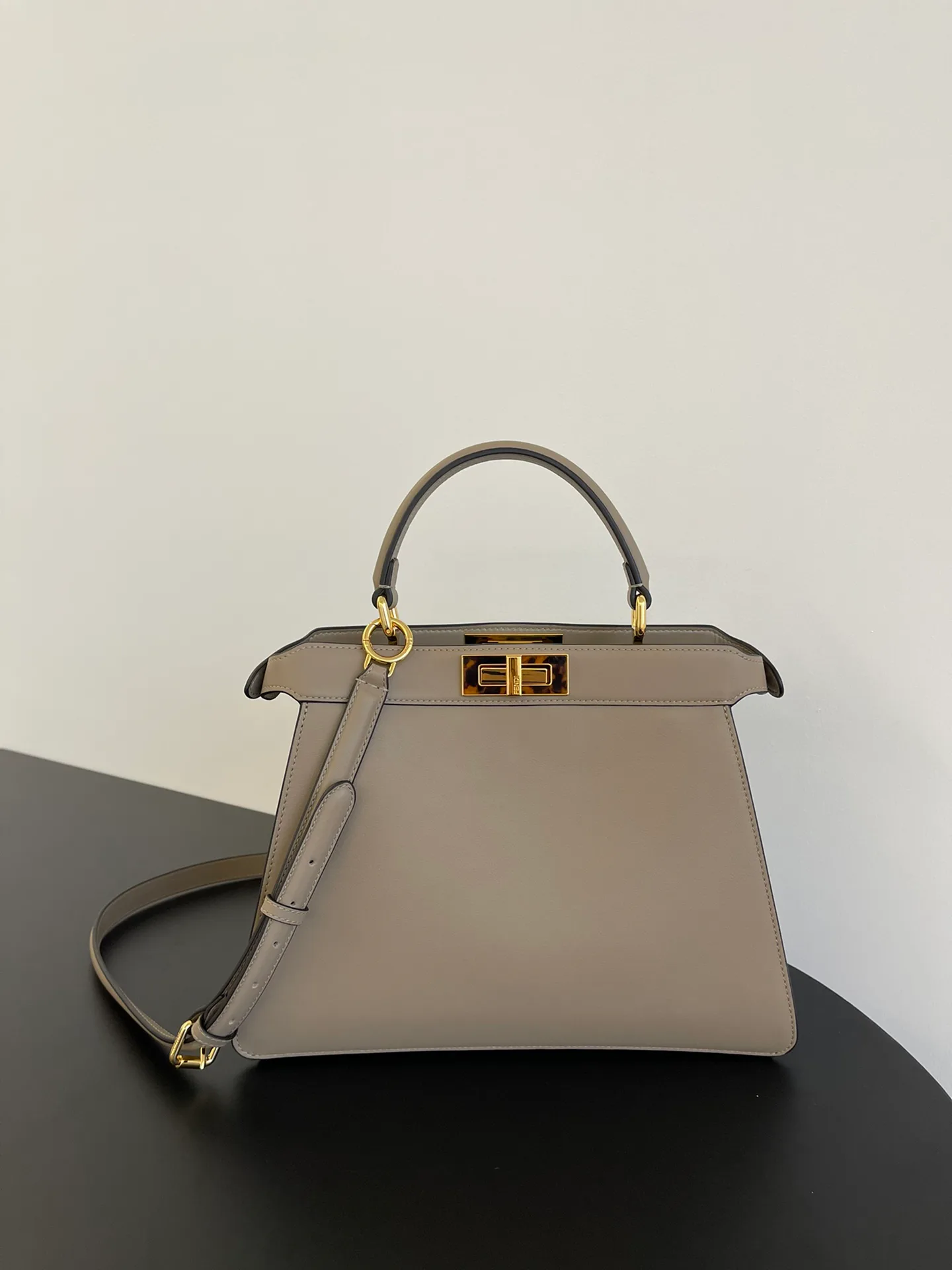 Классические Сумки Женские Fendi 13234515