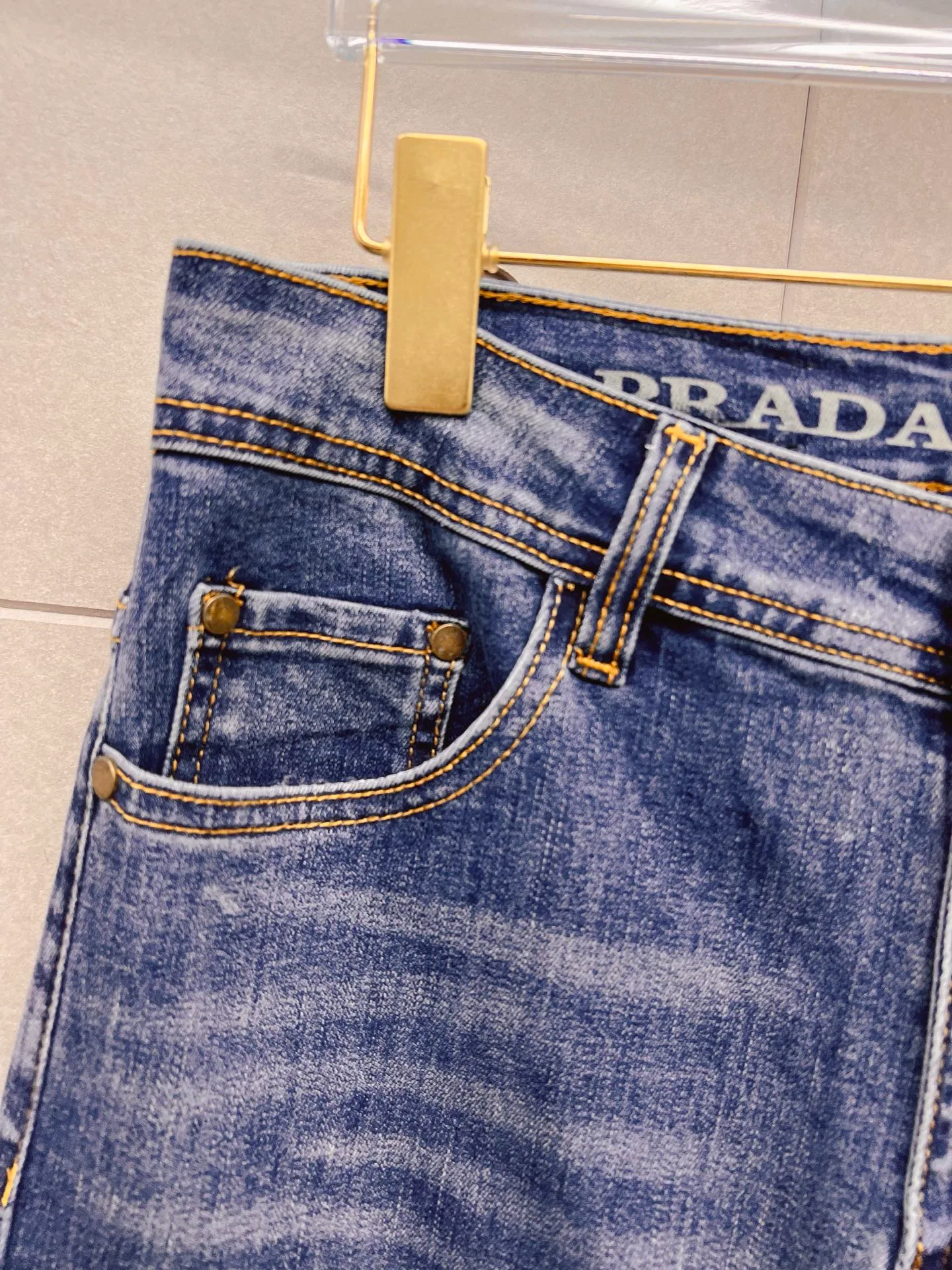 Джинсы Мужские Prada 18098425