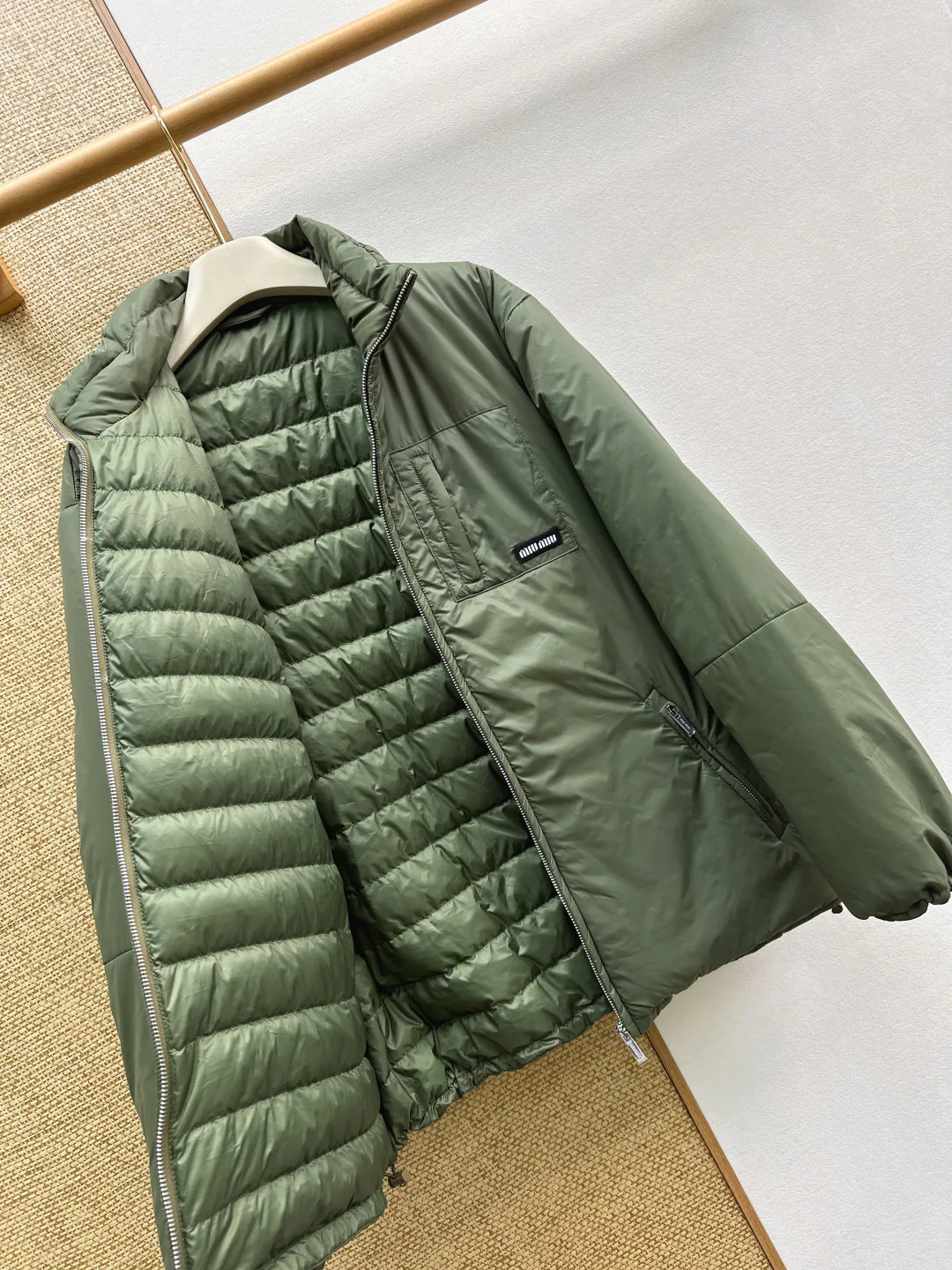 Куртки И Пуховики Женские Miu Miu 18455187