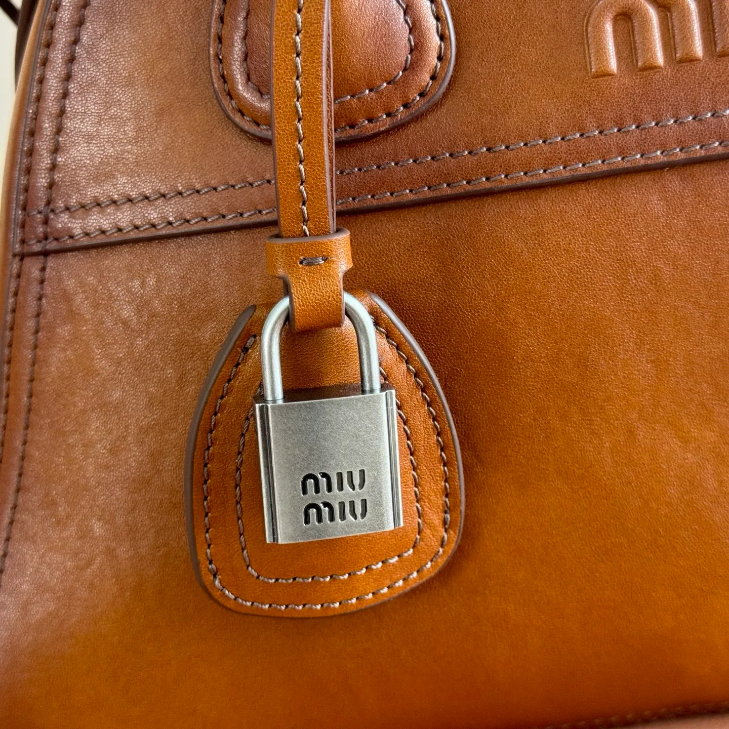Классические Сумки Женские Miu Miu 12859991