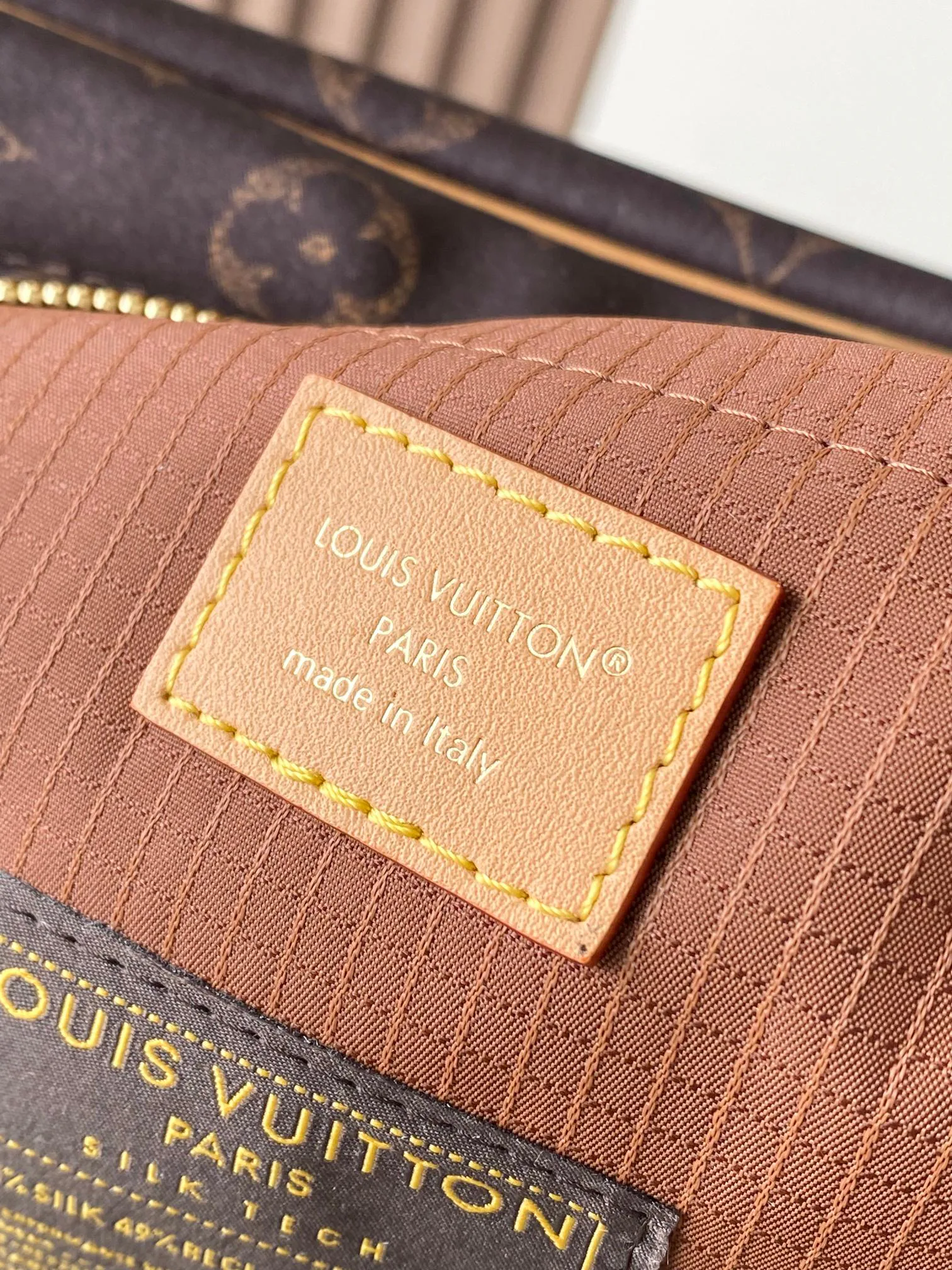 Классические Сумки Женские Louis Vuitton 18170489