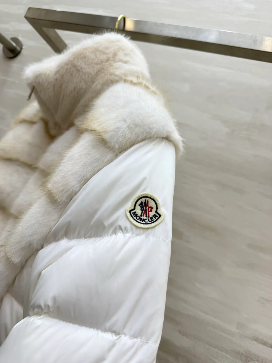 Куртки И Пуховики Женские Moncler 19018534