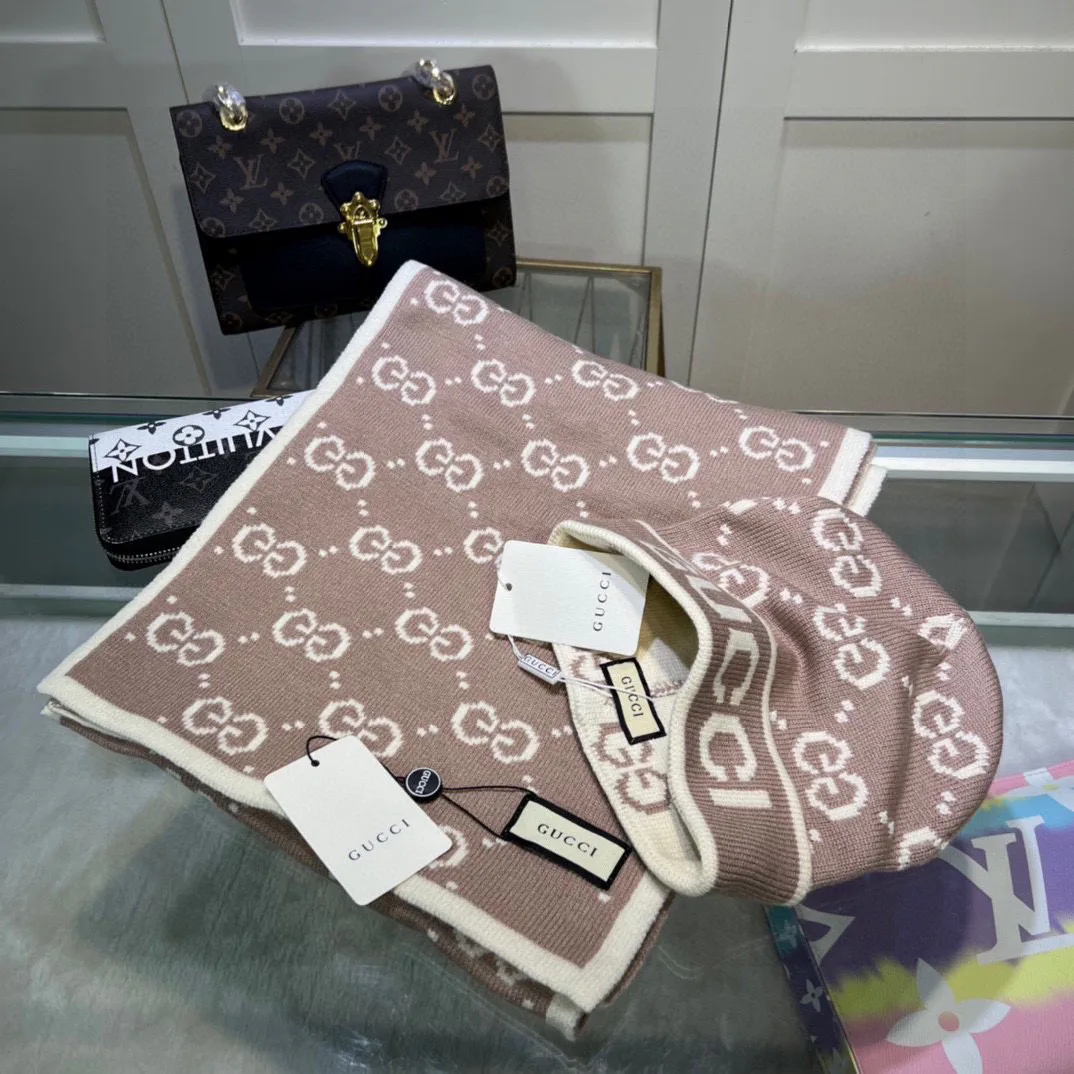 Головные Уборы Gucci 823935