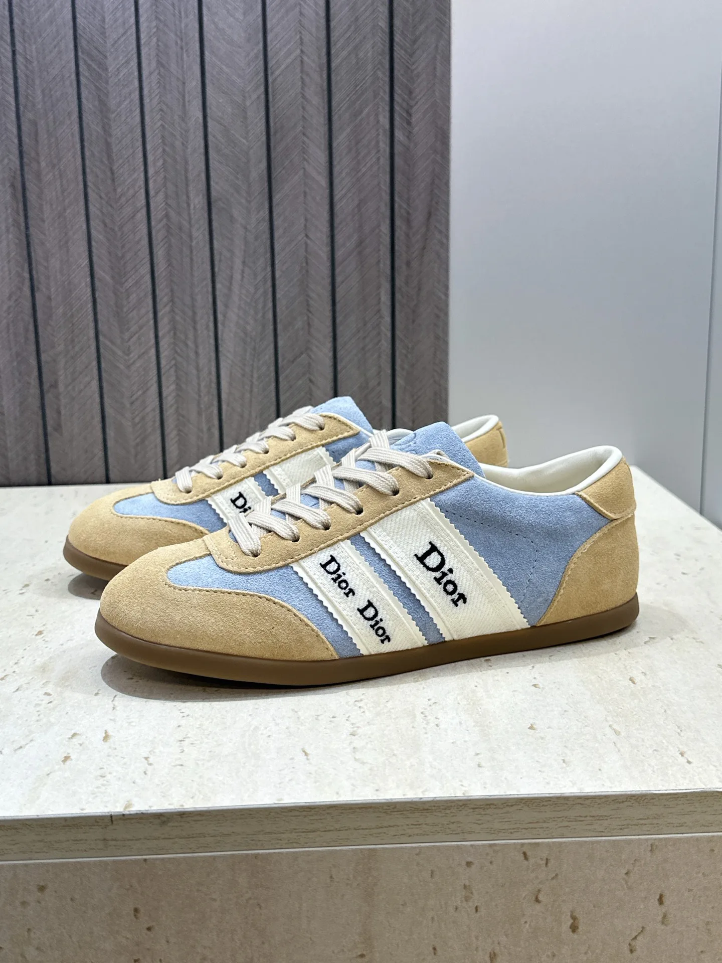 Кроссовки Женские Christian Dior 17612349